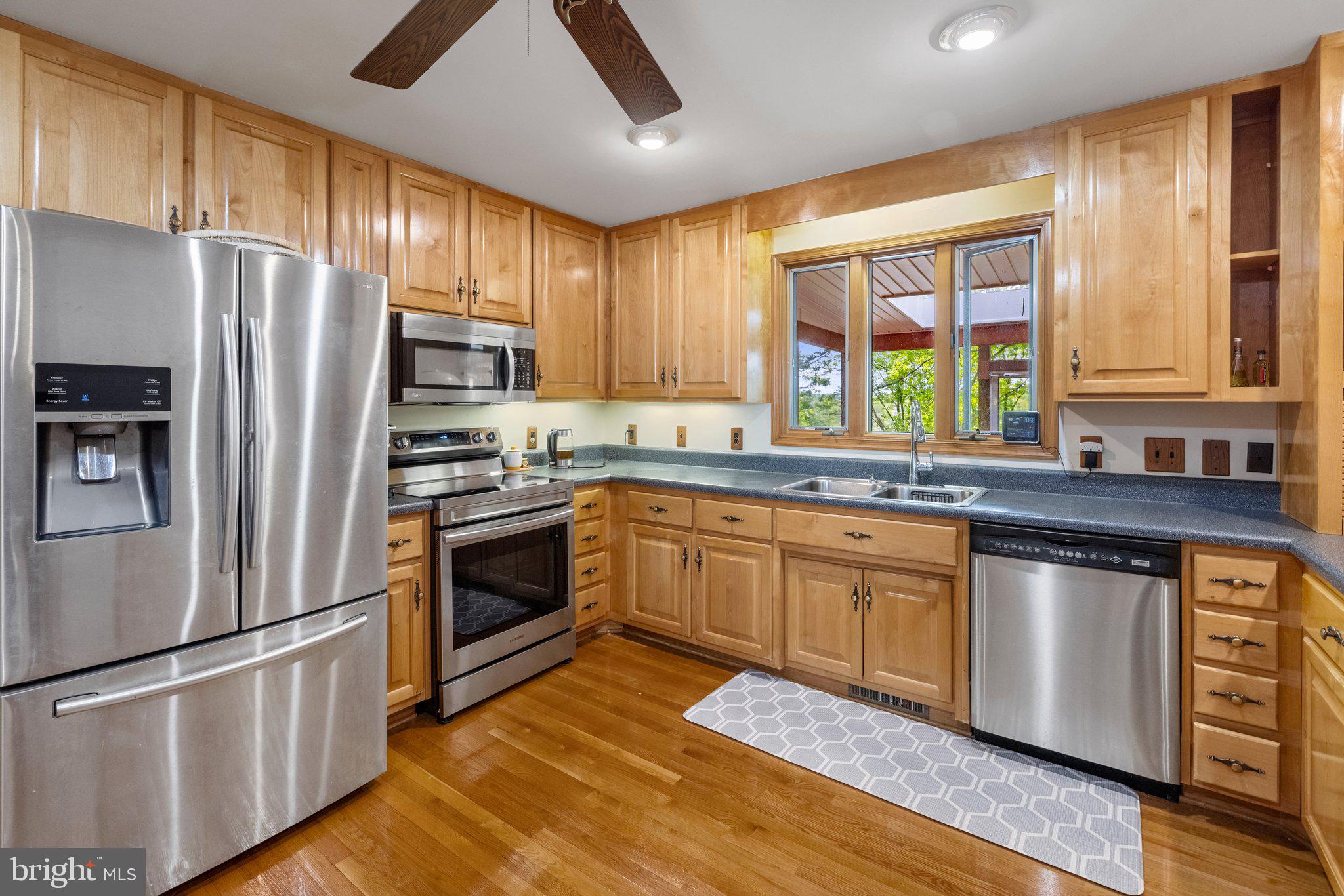 COLONIAL HEIGHTS - Residential