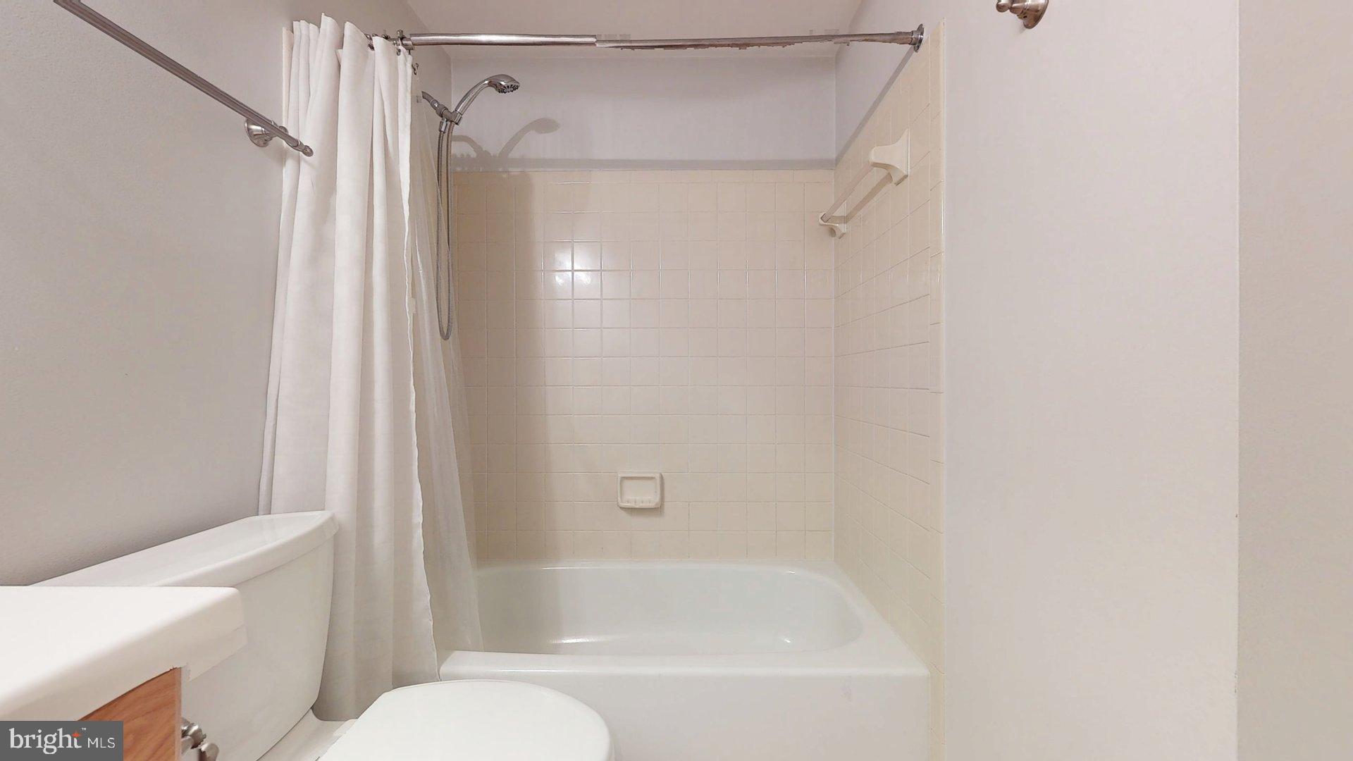 BEDFORD PARK - Residential Lease