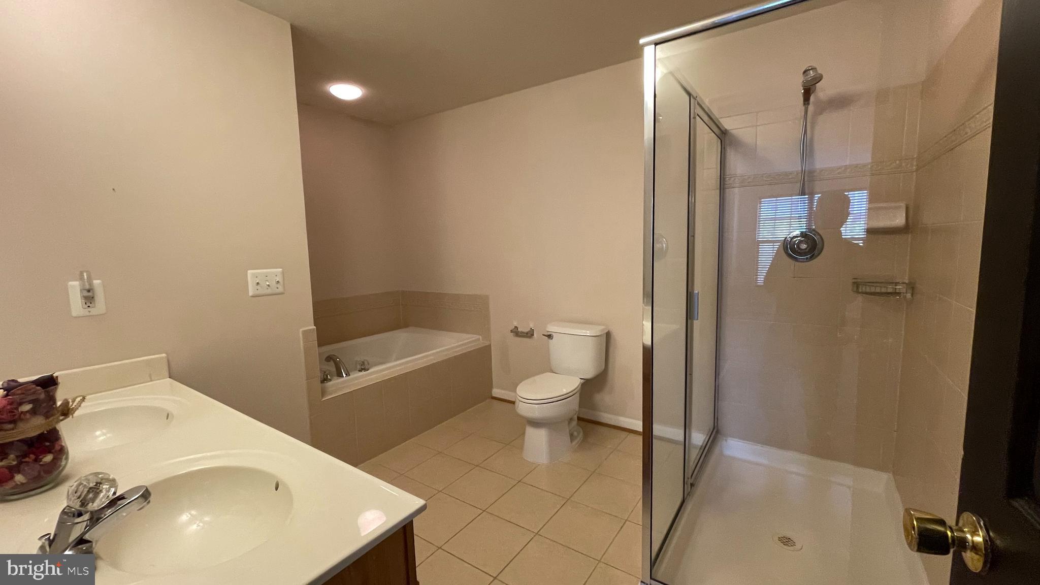 POWELLS RUN VILLAGE COND - Residential Lease