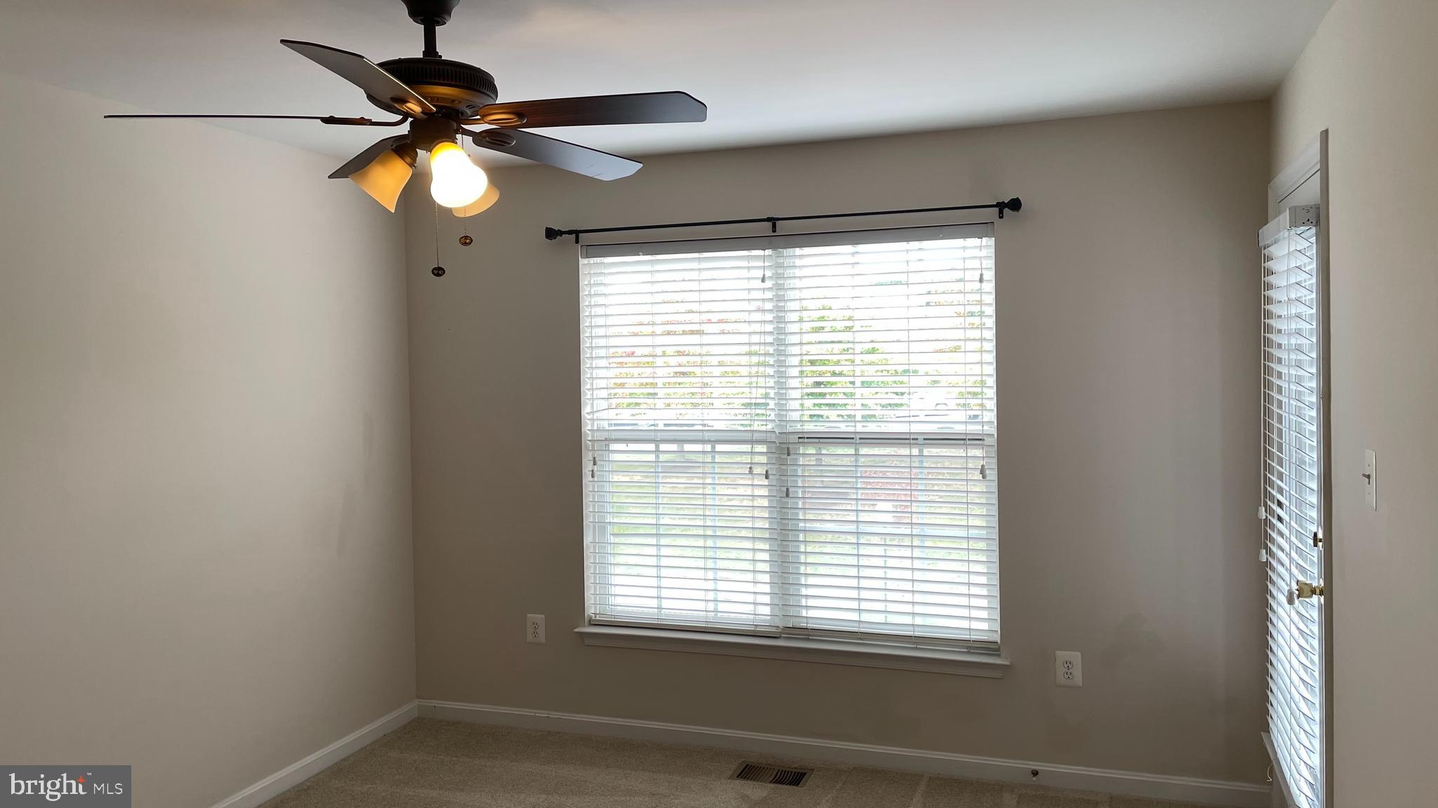 POWELLS RUN VILLAGE COND - Residential Lease