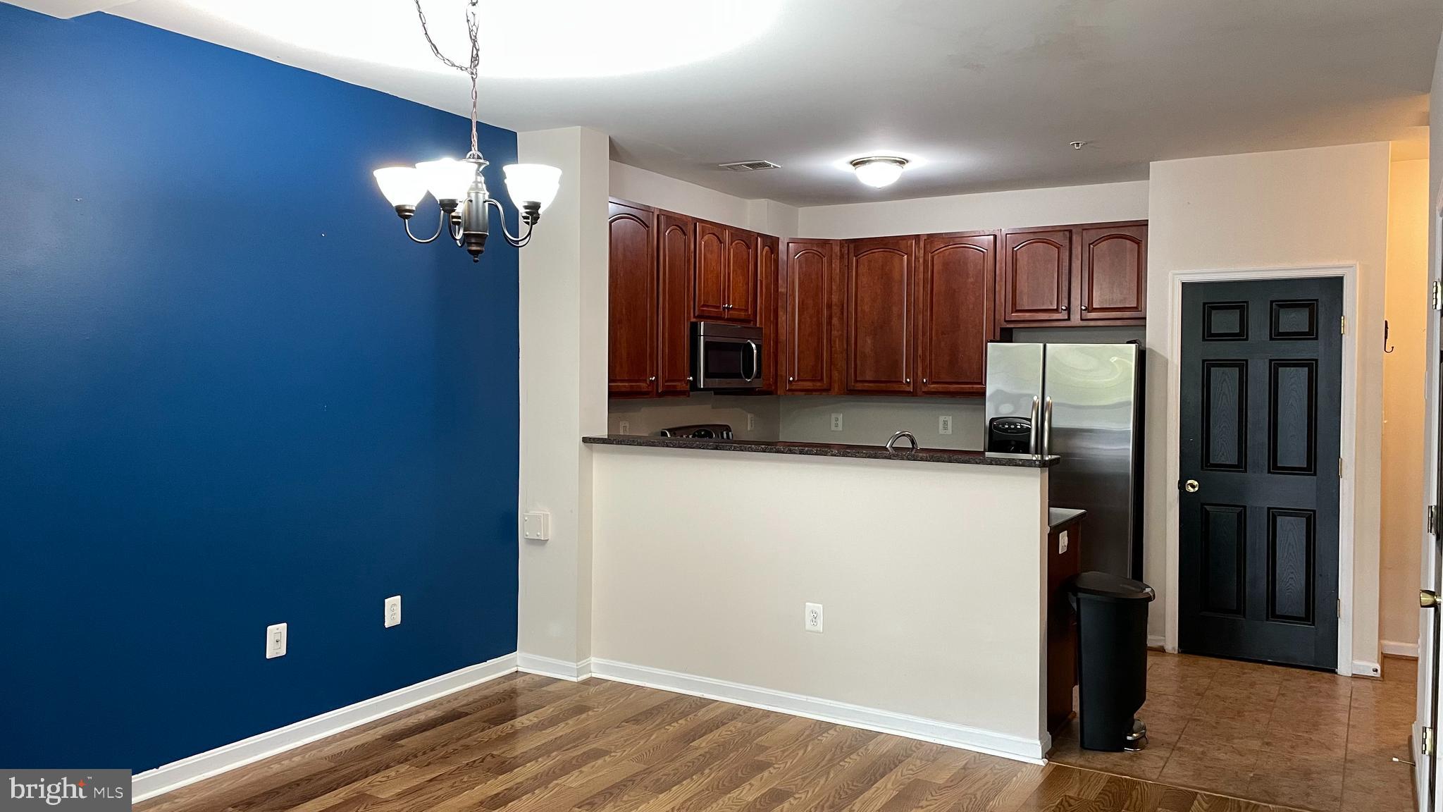 POWELLS RUN VILLAGE COND - Residential Lease