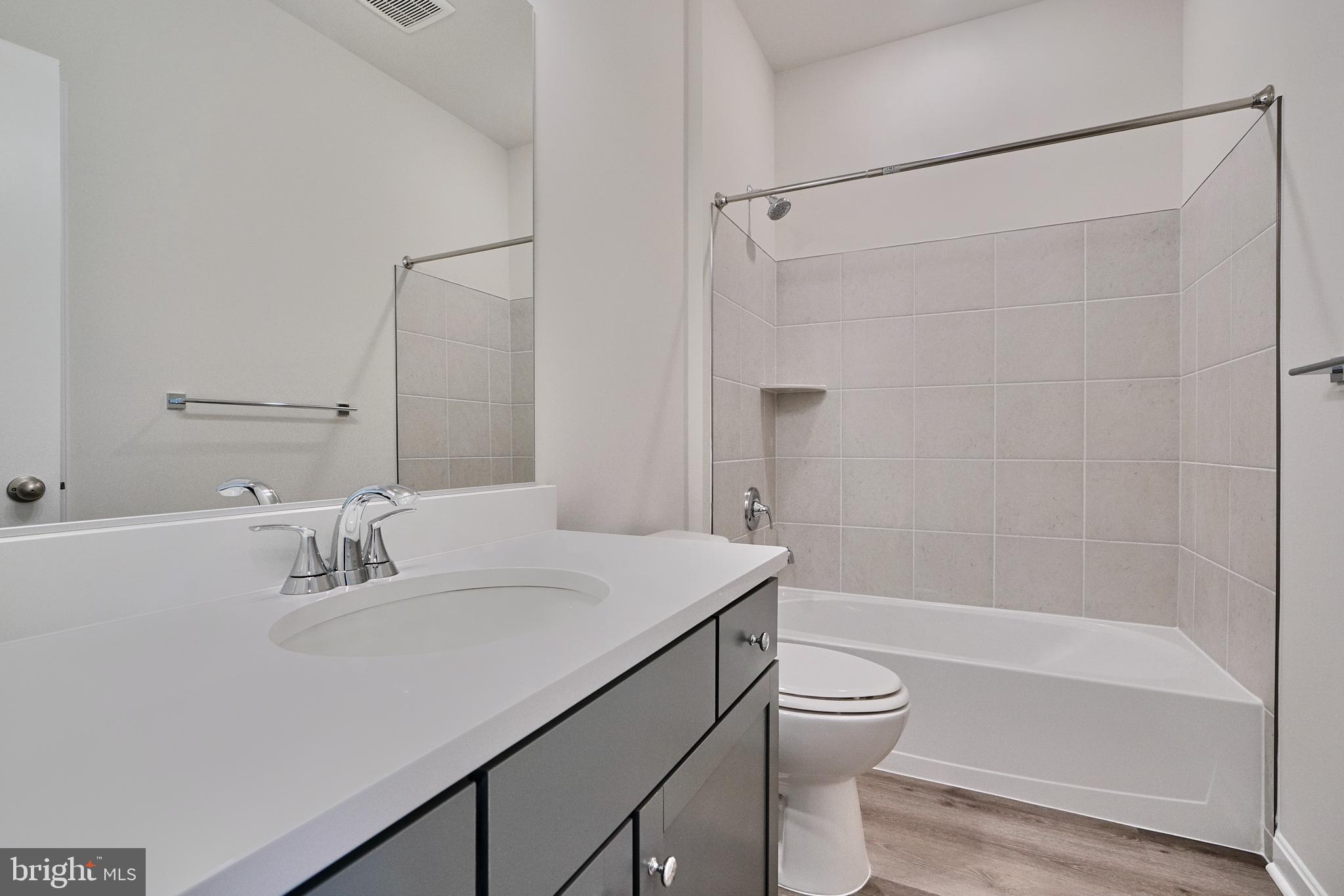 TOWNS AT MARKET COMMONS - Residential Lease