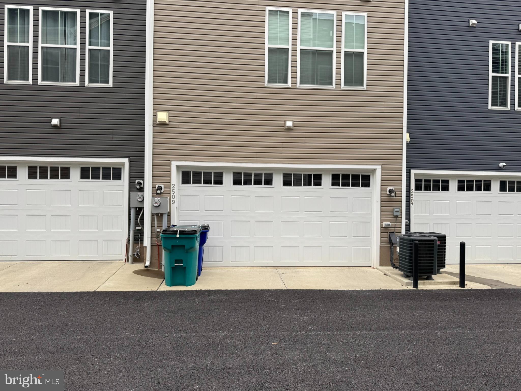 TOWNS AT MARKET COMMONS - Residential Lease