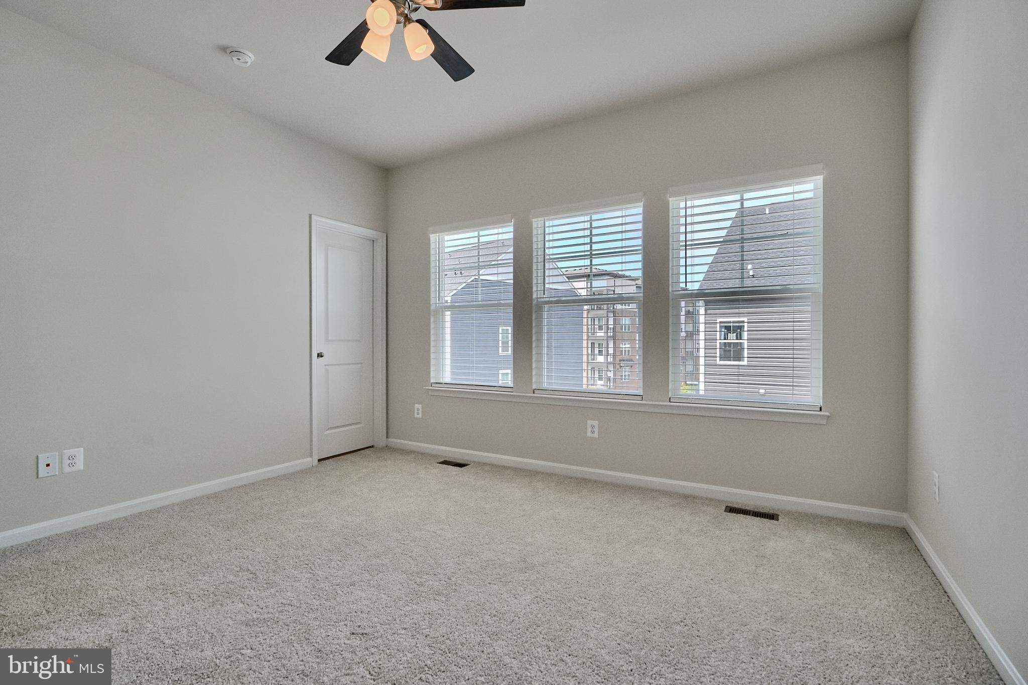 TOWNS AT MARKET COMMONS - Residential Lease