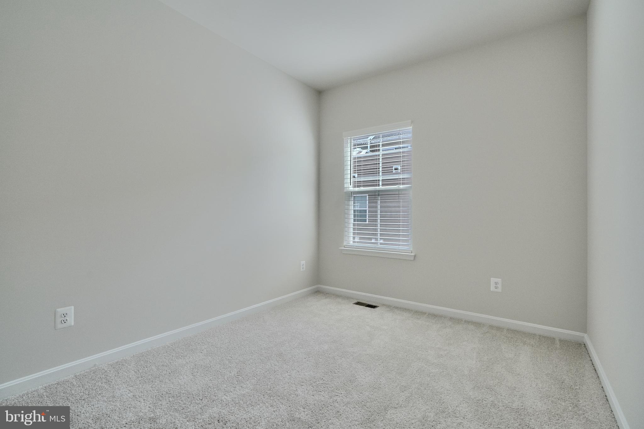 TOWNS AT MARKET COMMONS - Residential Lease