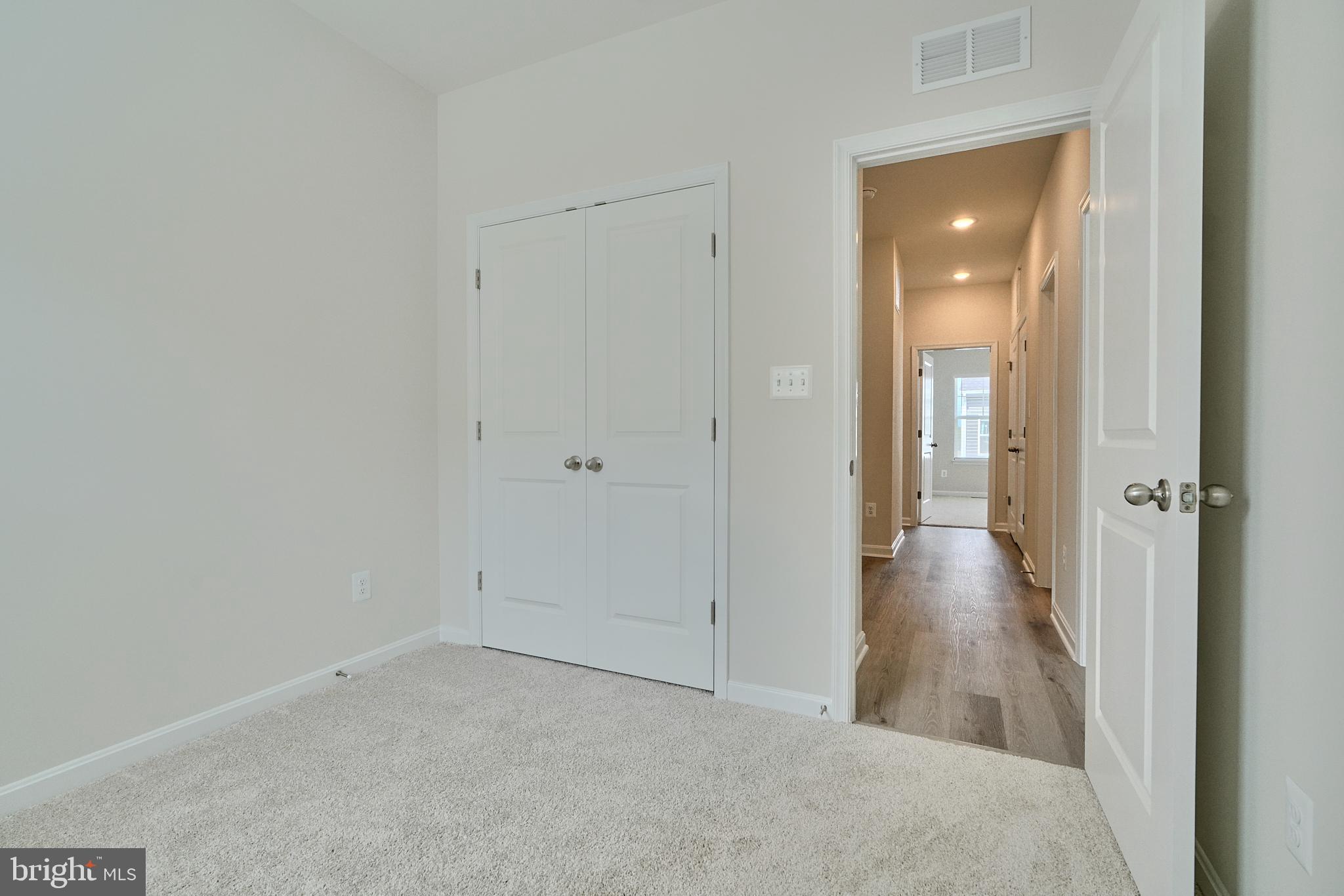 TOWNS AT MARKET COMMONS - Residential Lease