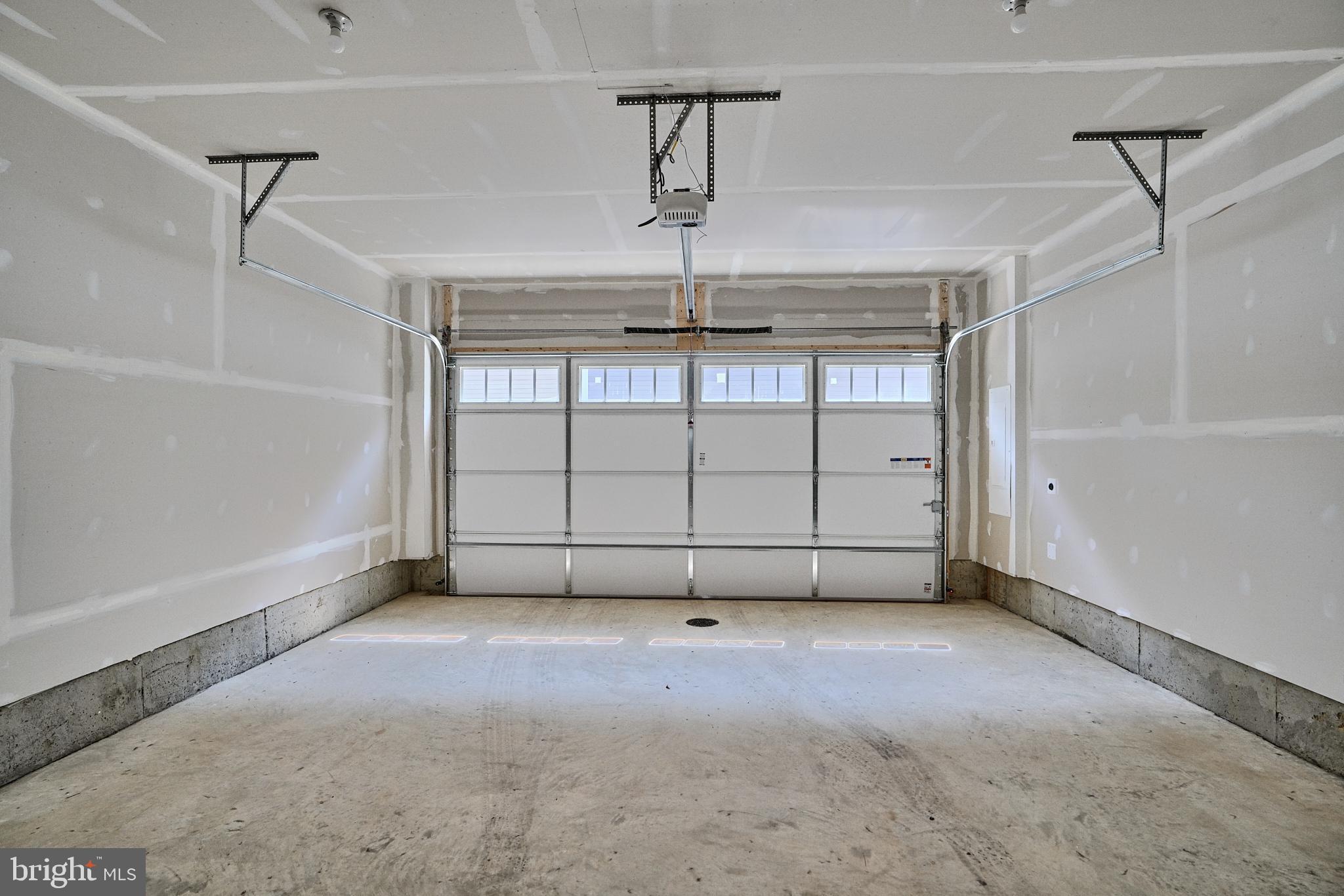 TOWNS AT MARKET COMMONS - Residential Lease