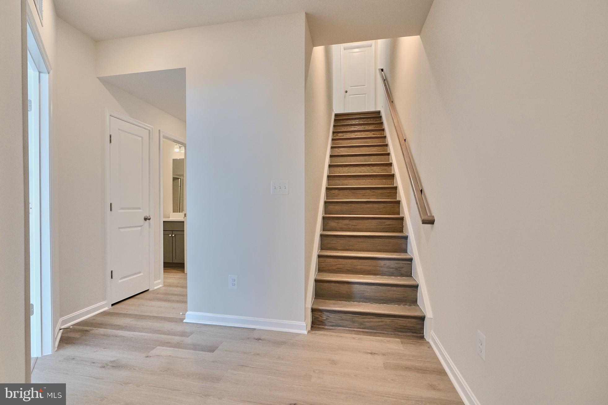 TOWNS AT MARKET COMMONS - Residential Lease