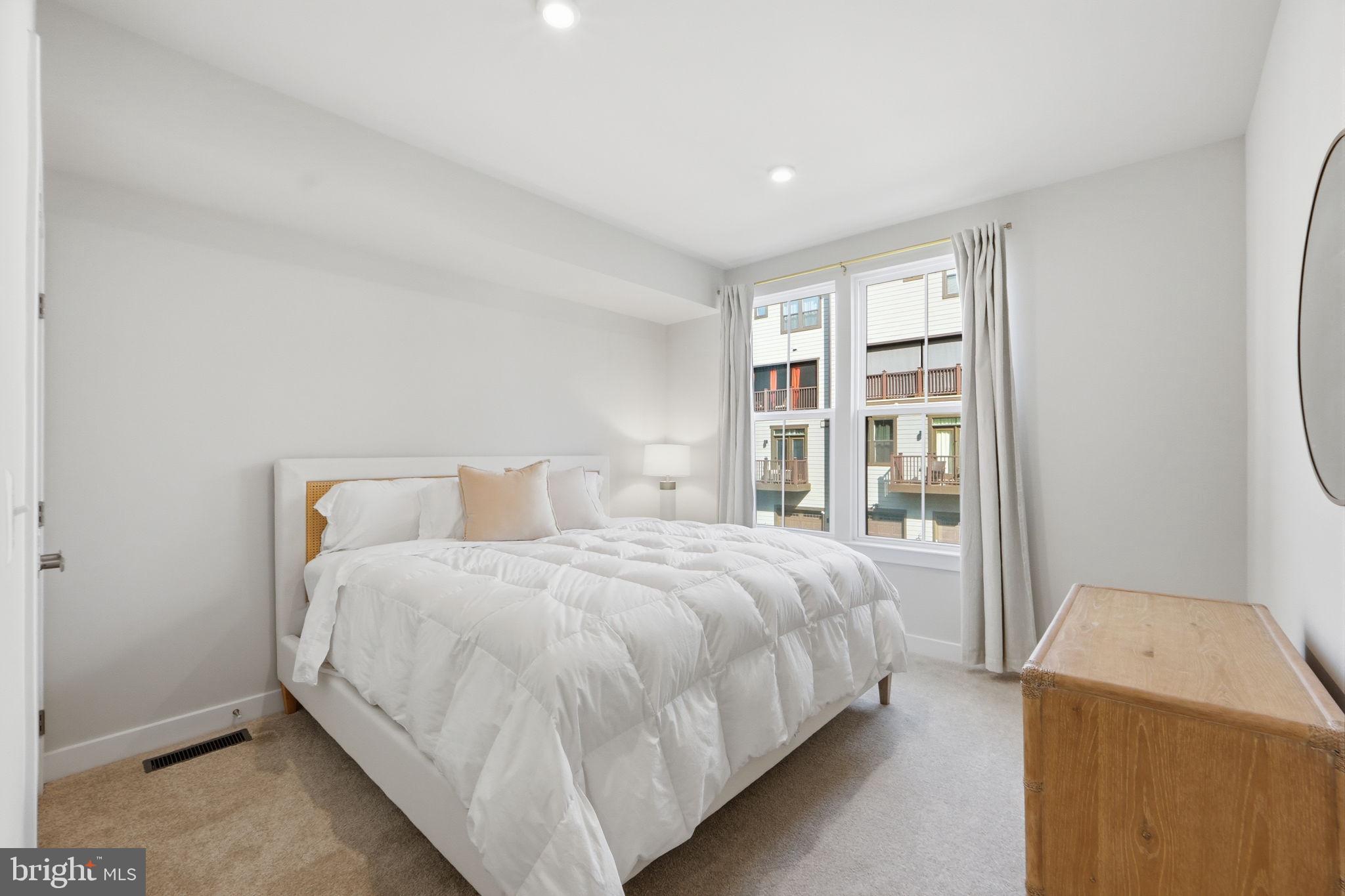 POTOMAC SHORES - Residential