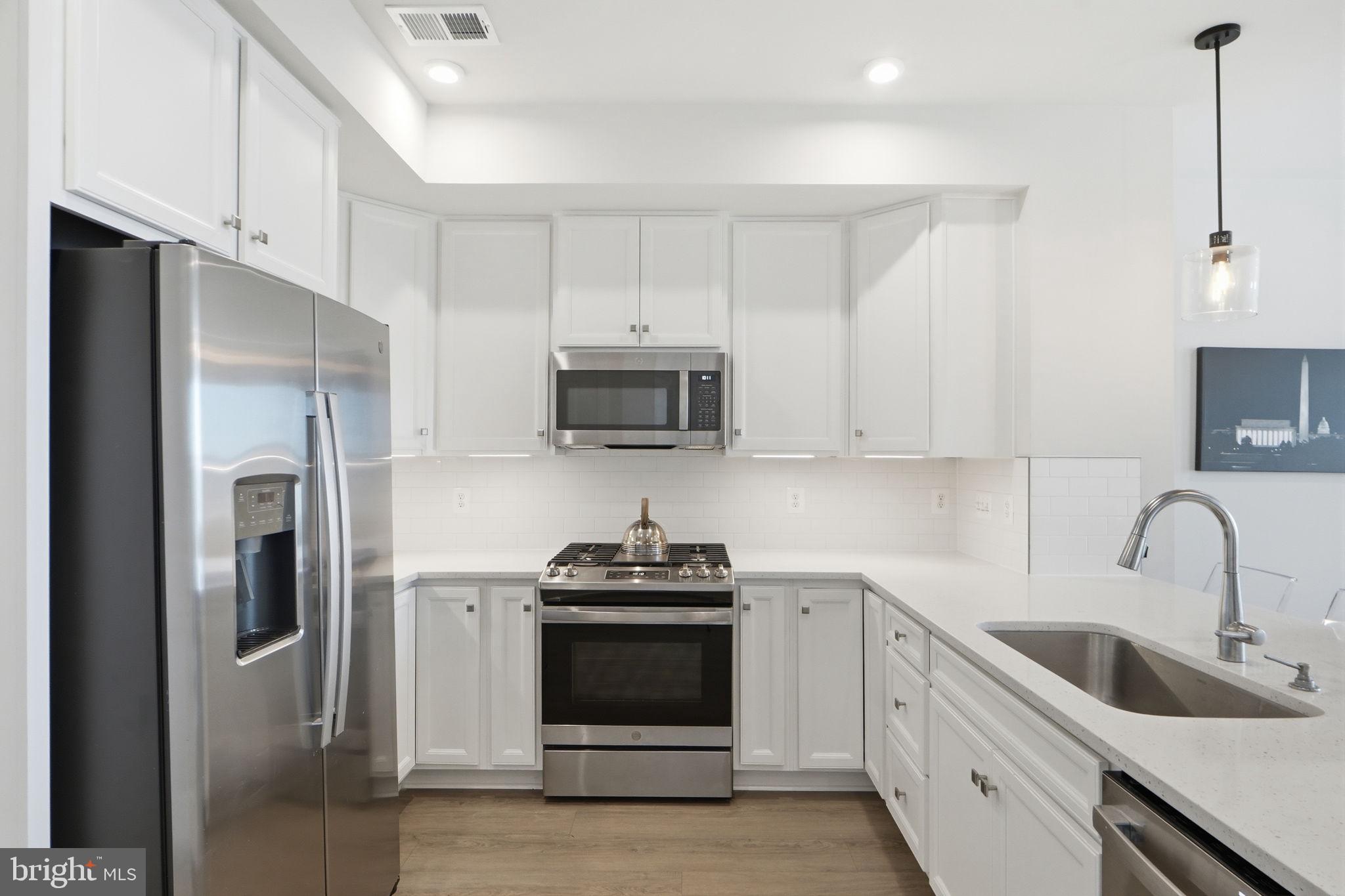 POTOMAC SHORES - Residential