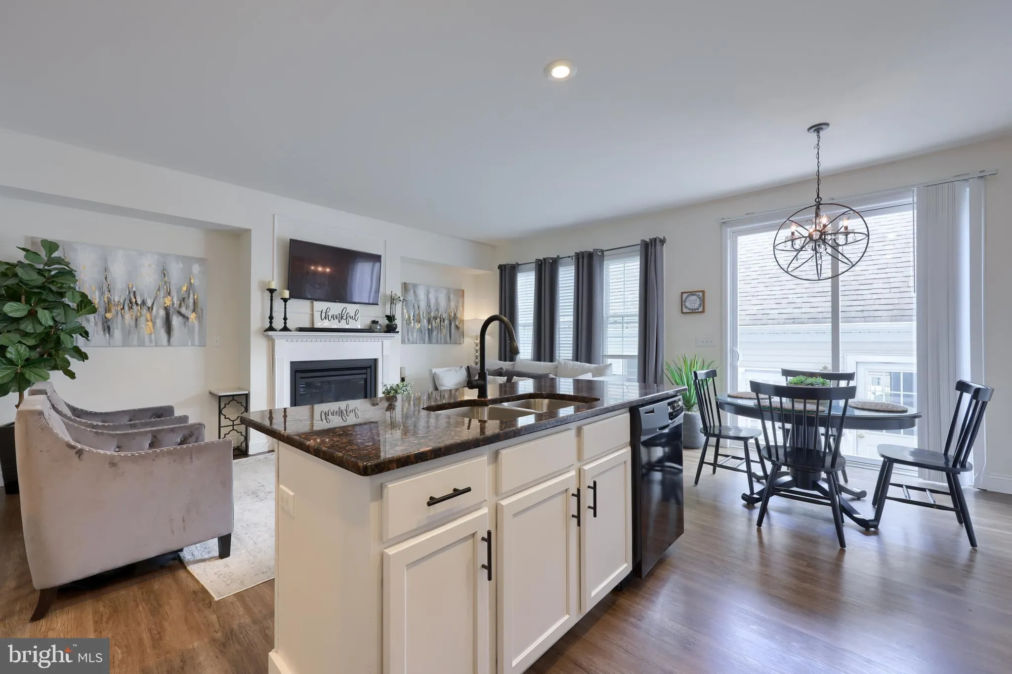 Lancaster, Pennsylvania 17601, United States, 3 Bedrooms Bedrooms, ,4 BathroomsBathrooms,Residential,Active,114153