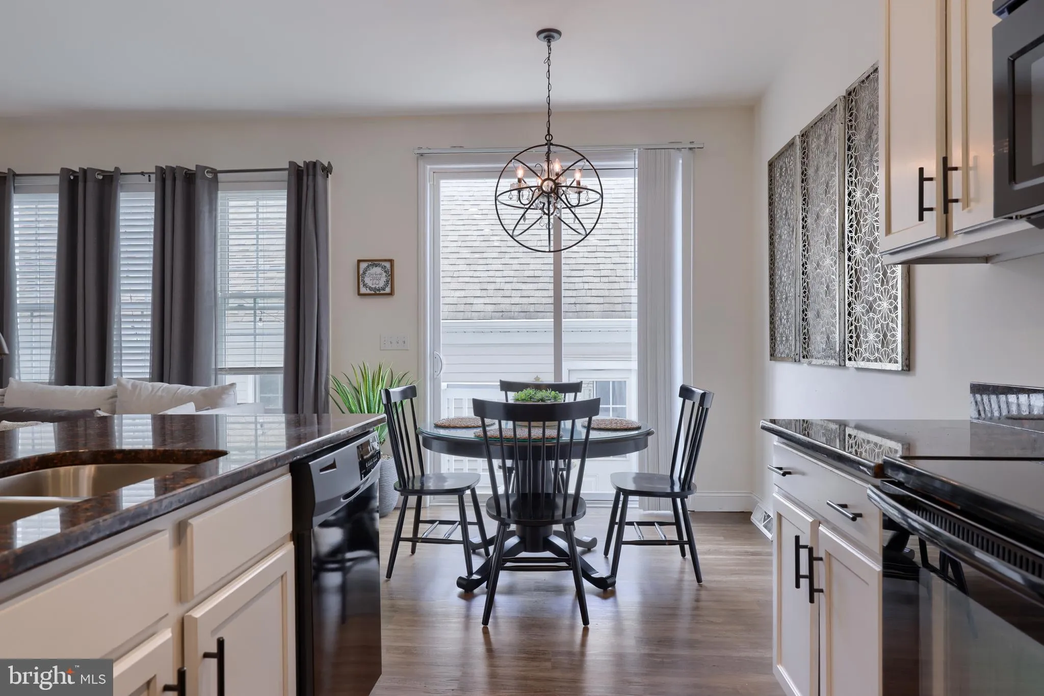 Lancaster, Pennsylvania 17601, United States, 3 Bedrooms Bedrooms, ,4 BathroomsBathrooms,Residential,Active,114153