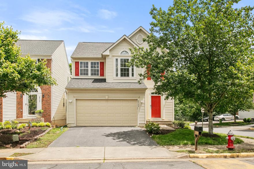 Welcome to this beautifully updated 5-bedroom, 3.5-bath home—set on a large corner lot that backs to a protected wooded area on a quiet, no-thru street.
This pet-friendly home spans over 3,550 sq ft and features a bright open floor plan, recessed lighting throughout, a grand two-story foyer, home office, and hardwood floors on the main level. The modern kitchen is equipped with quartz countertops, stainless steel appliances, and flows into a cozy living room with a gas fireplace.
Step outside to a wood deck overlooking a fully fenced backyard, perfect for entertaining or relaxing in privacy. The primary suite includes two walk-in closets and a spa-like bath with a soaking tub, dual vanities, and glass-enclosed shower.
Upstairs, you'll find three additional bedrooms, a dual-sink full bath, and a convenient laundry room. The sun-filled walkout basement offers a fifth bedroom, full bath, and ample storage space.
Close to Fort Belvoir, Old Town Alexandria, metro stations, National Harbor, and DC—this home truly checks every box for space, style, and location.