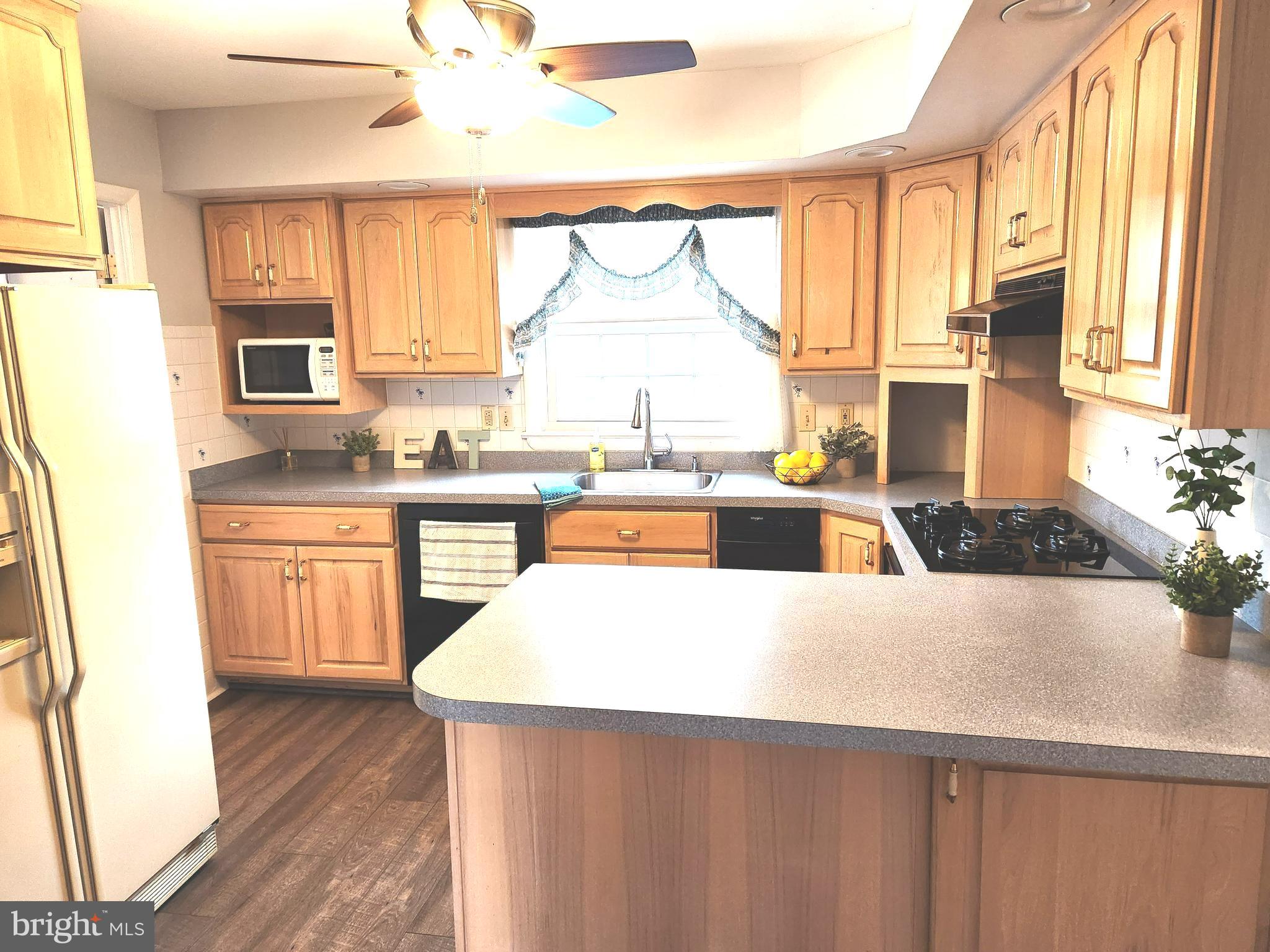 HILLCREST MANOR - Residential