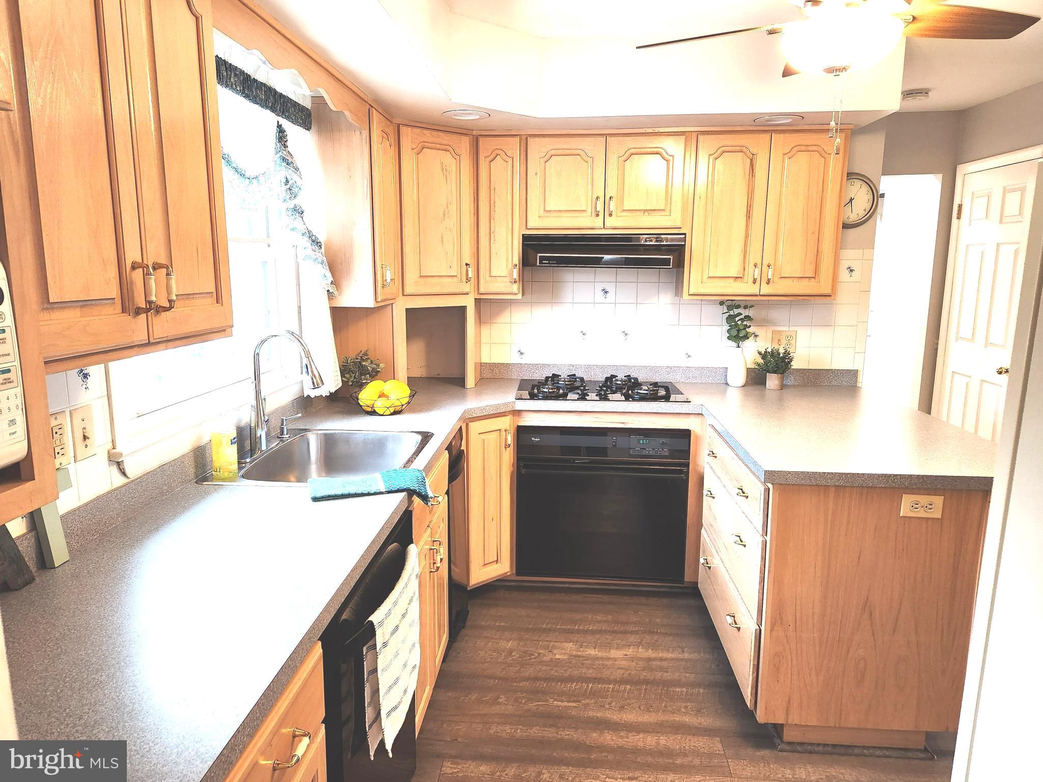 HILLCREST MANOR - Residential