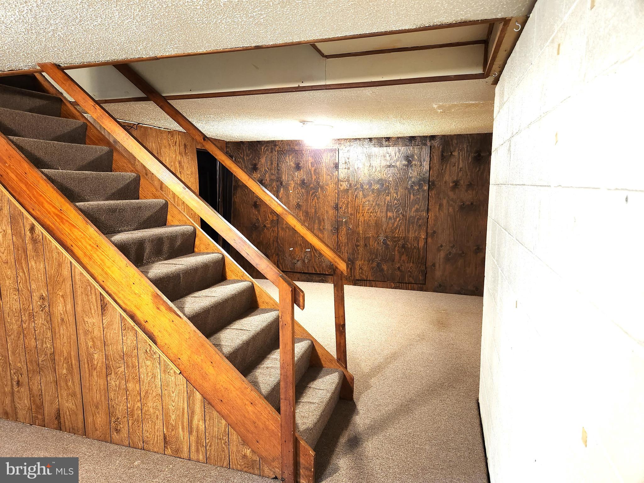 HILLCREST MANOR - Residential