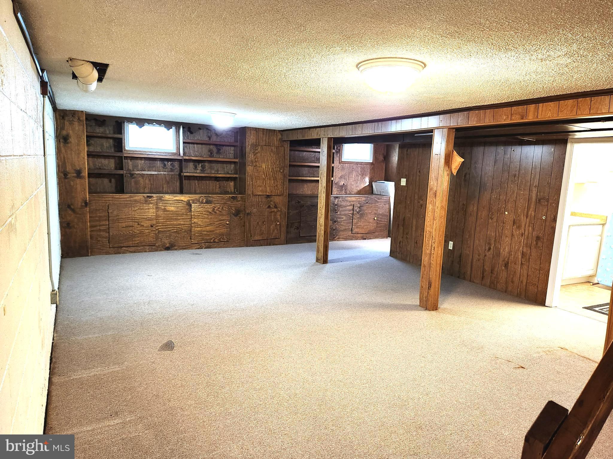 HILLCREST MANOR - Residential