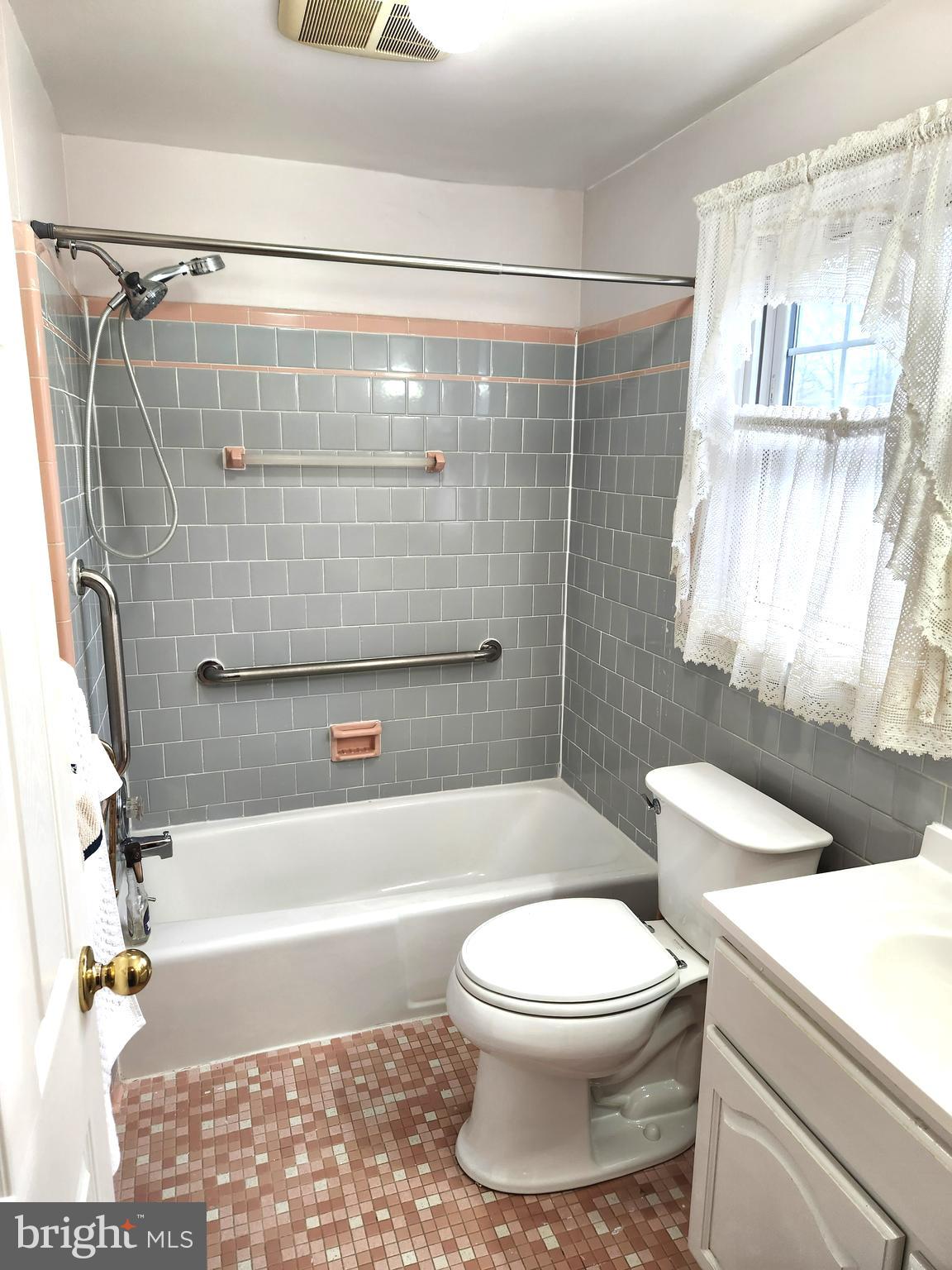 HILLCREST MANOR - Residential