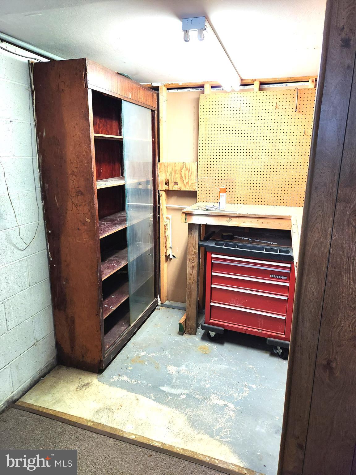 HILLCREST MANOR - Residential