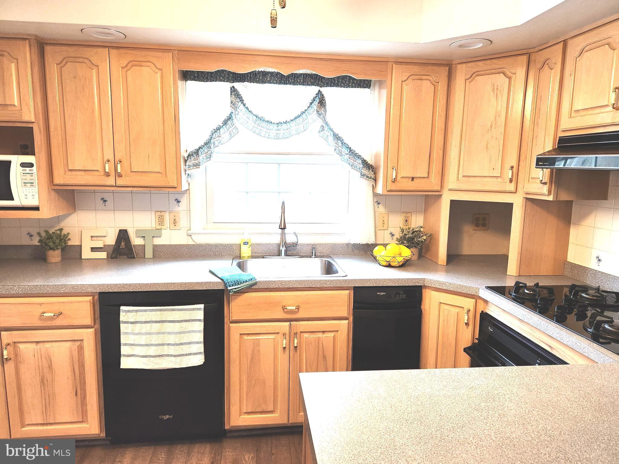 HILLCREST MANOR - Residential