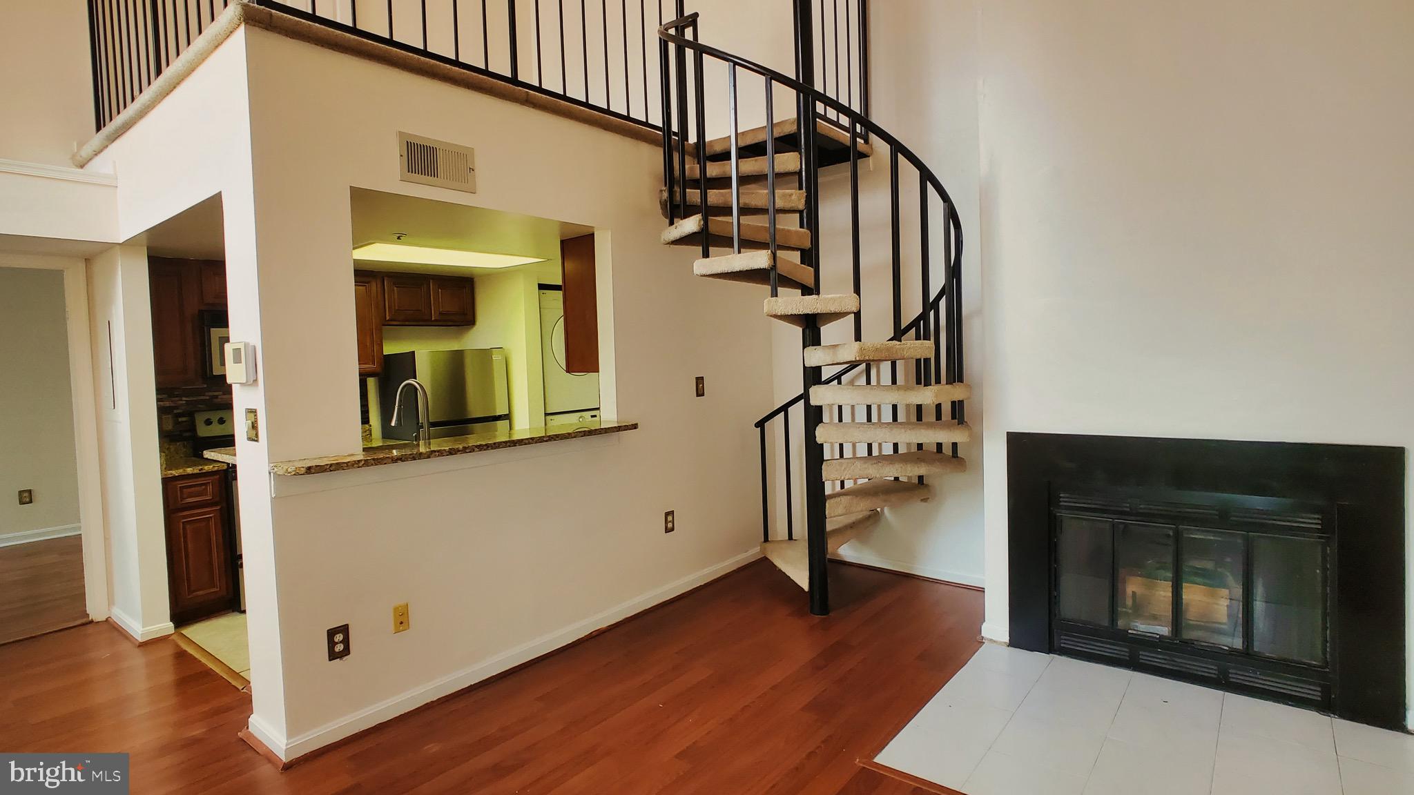 VISTAS 2 AT LAUREL - Residential Lease