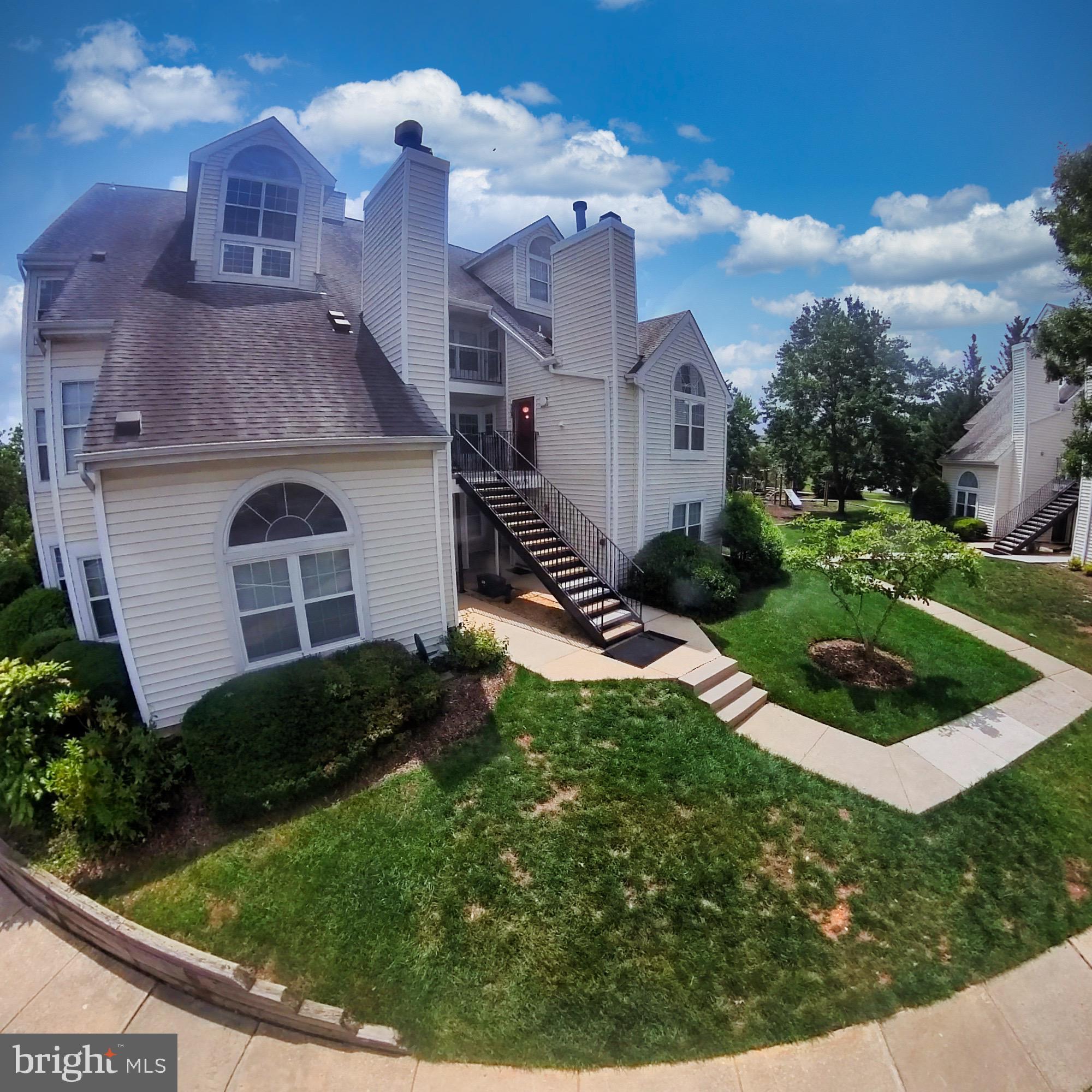 VISTAS 2 AT LAUREL - Residential Lease