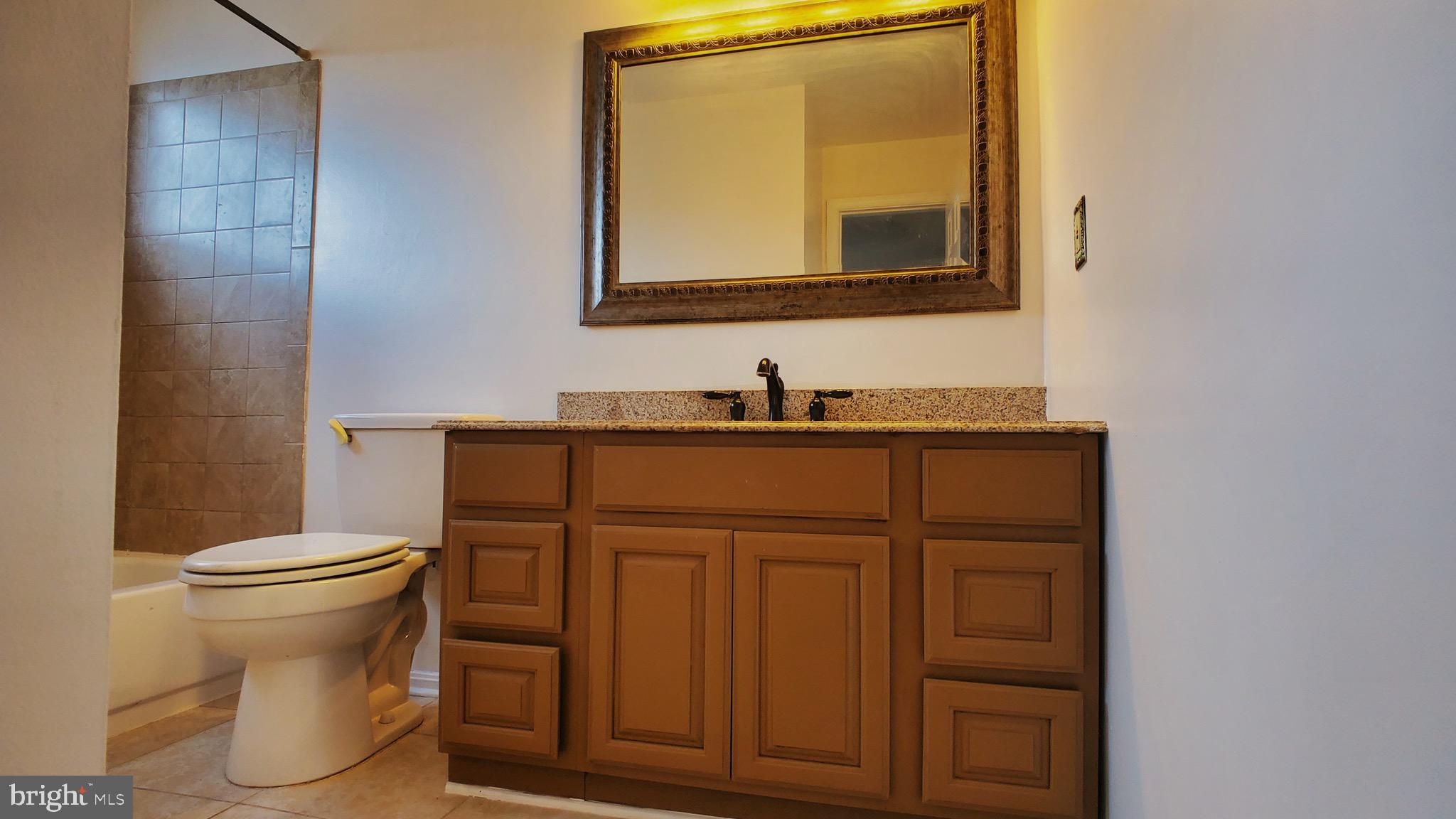 VISTAS 2 AT LAUREL - Residential Lease