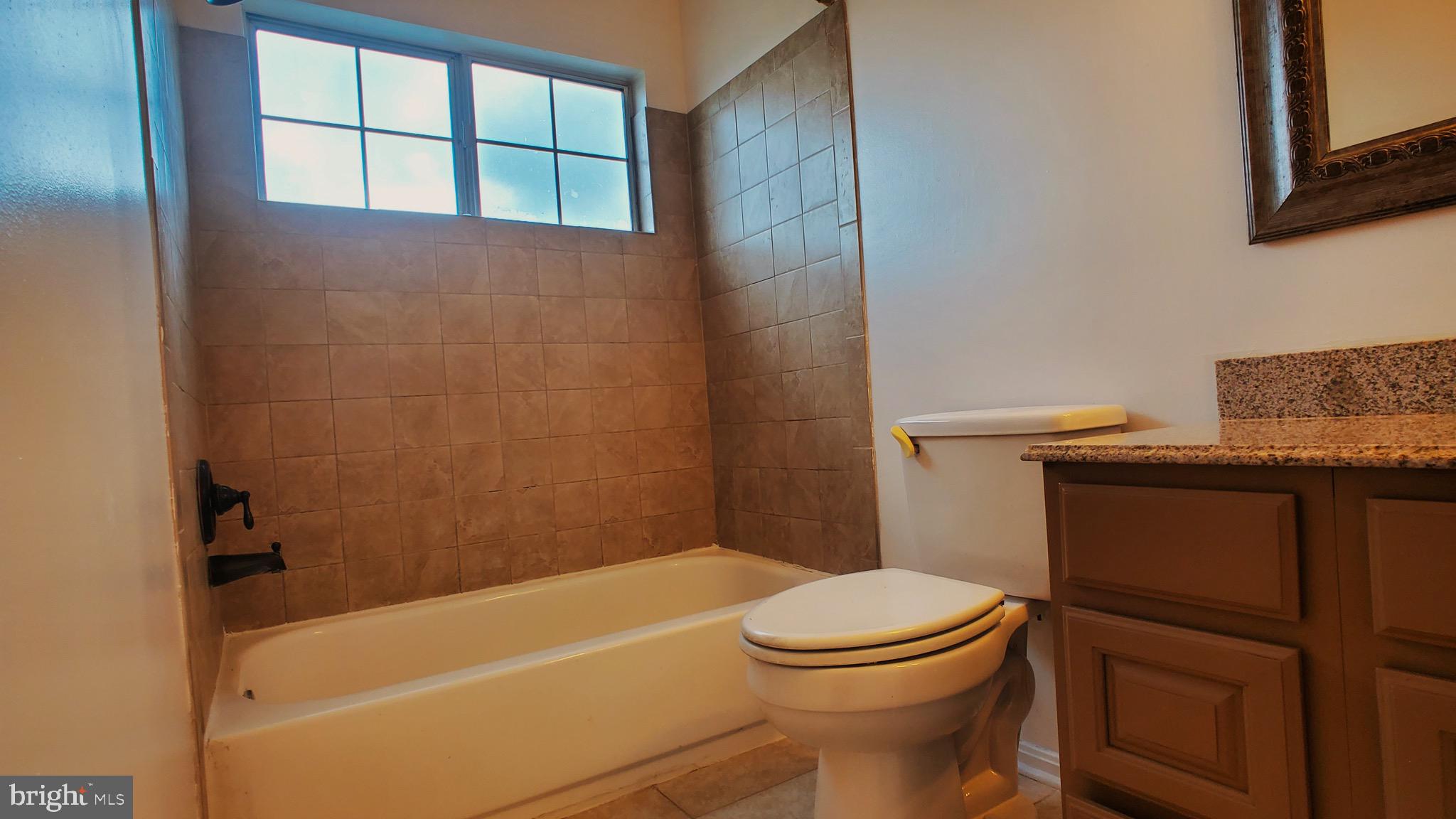 VISTAS 2 AT LAUREL - Residential Lease