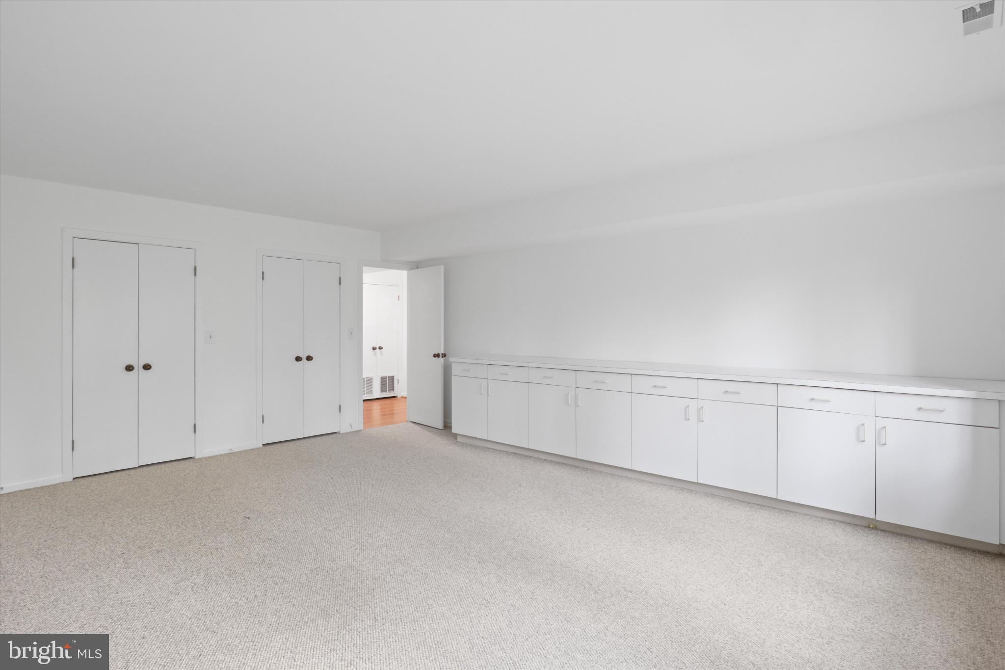 CONGRESSIONAL COUNTRY CLUB ESTATES - Residential