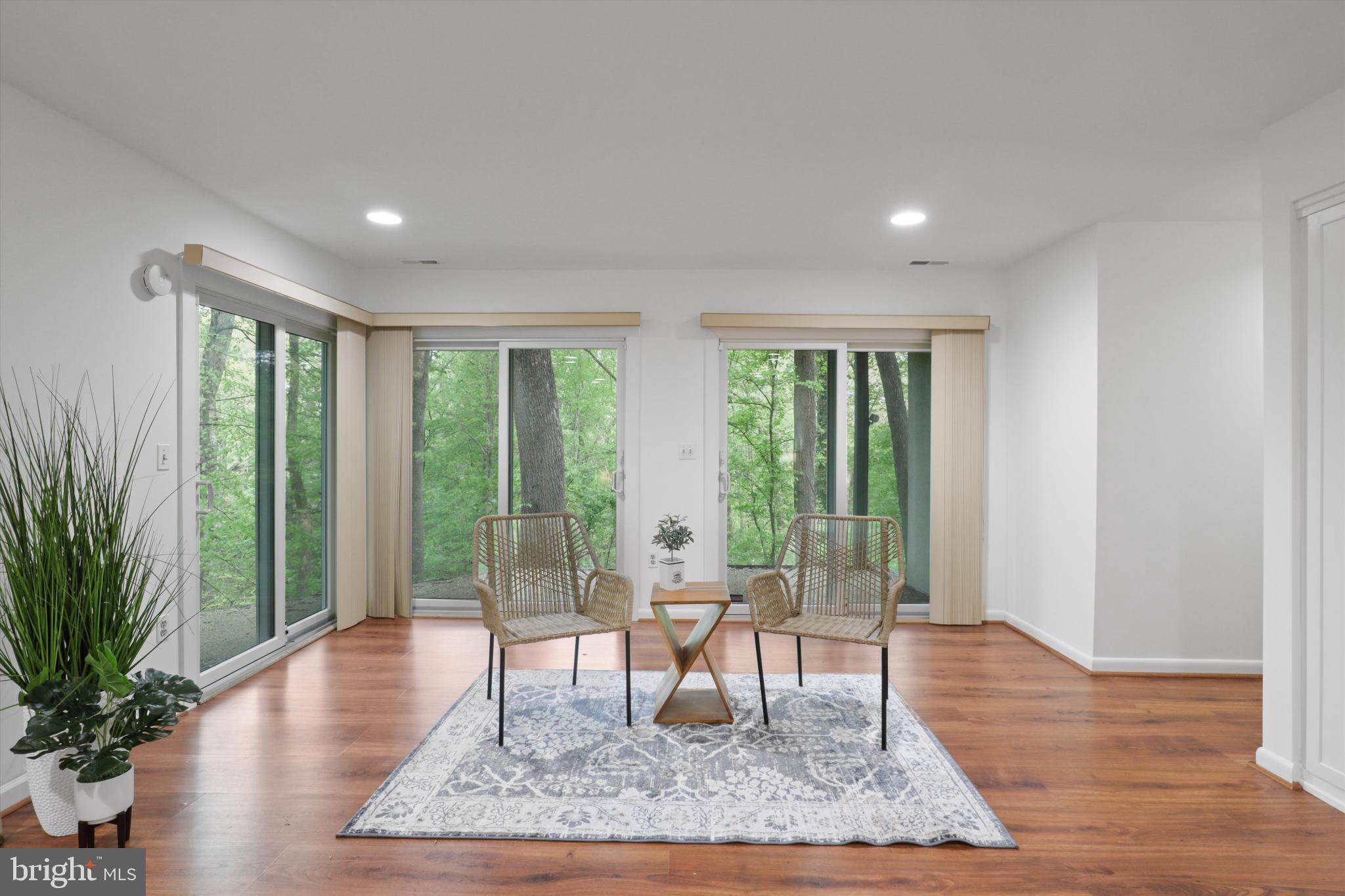 CONGRESSIONAL COUNTRY CLUB ESTATES - Residential