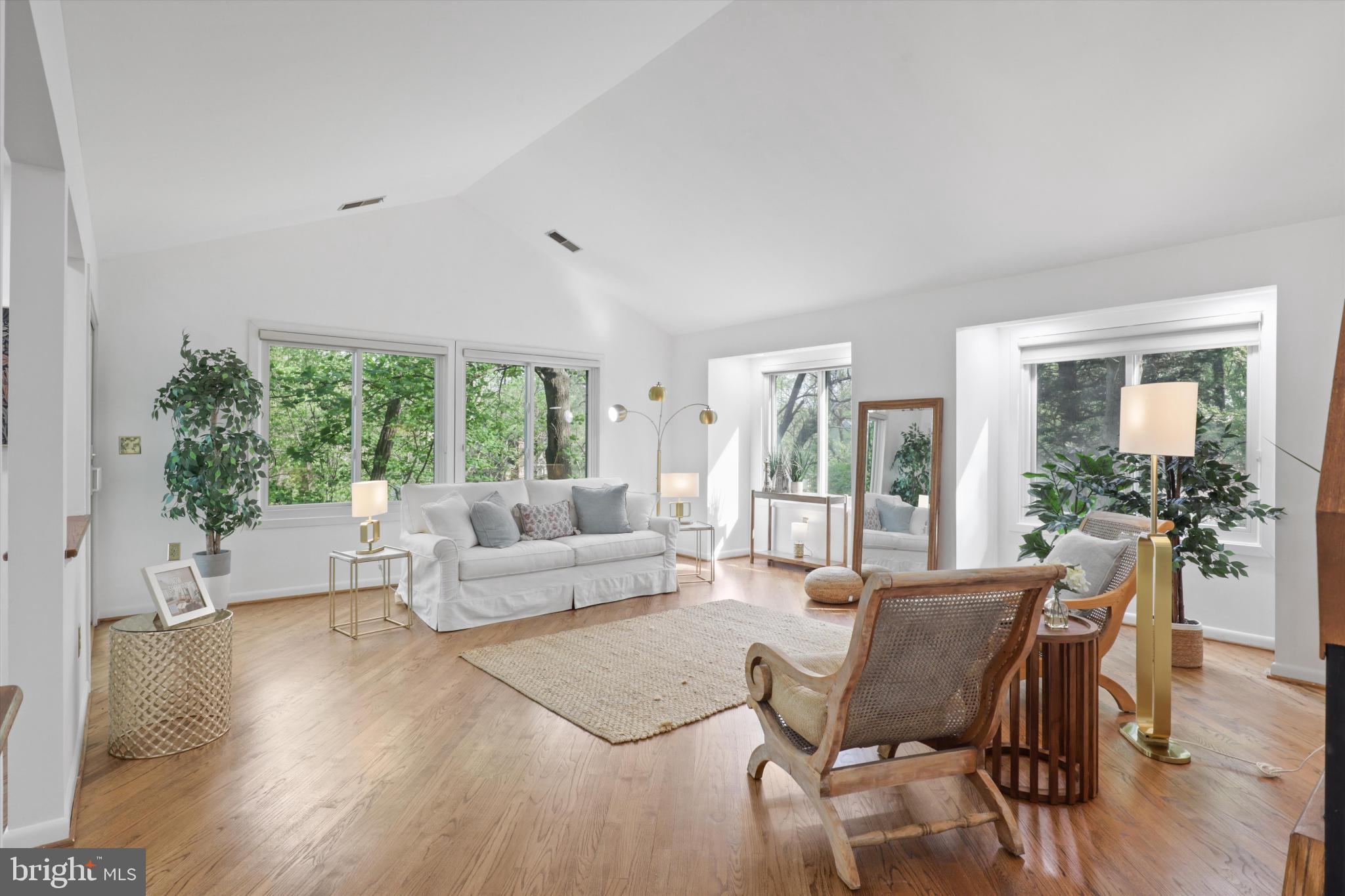 CONGRESSIONAL COUNTRY CLUB ESTATES - Residential