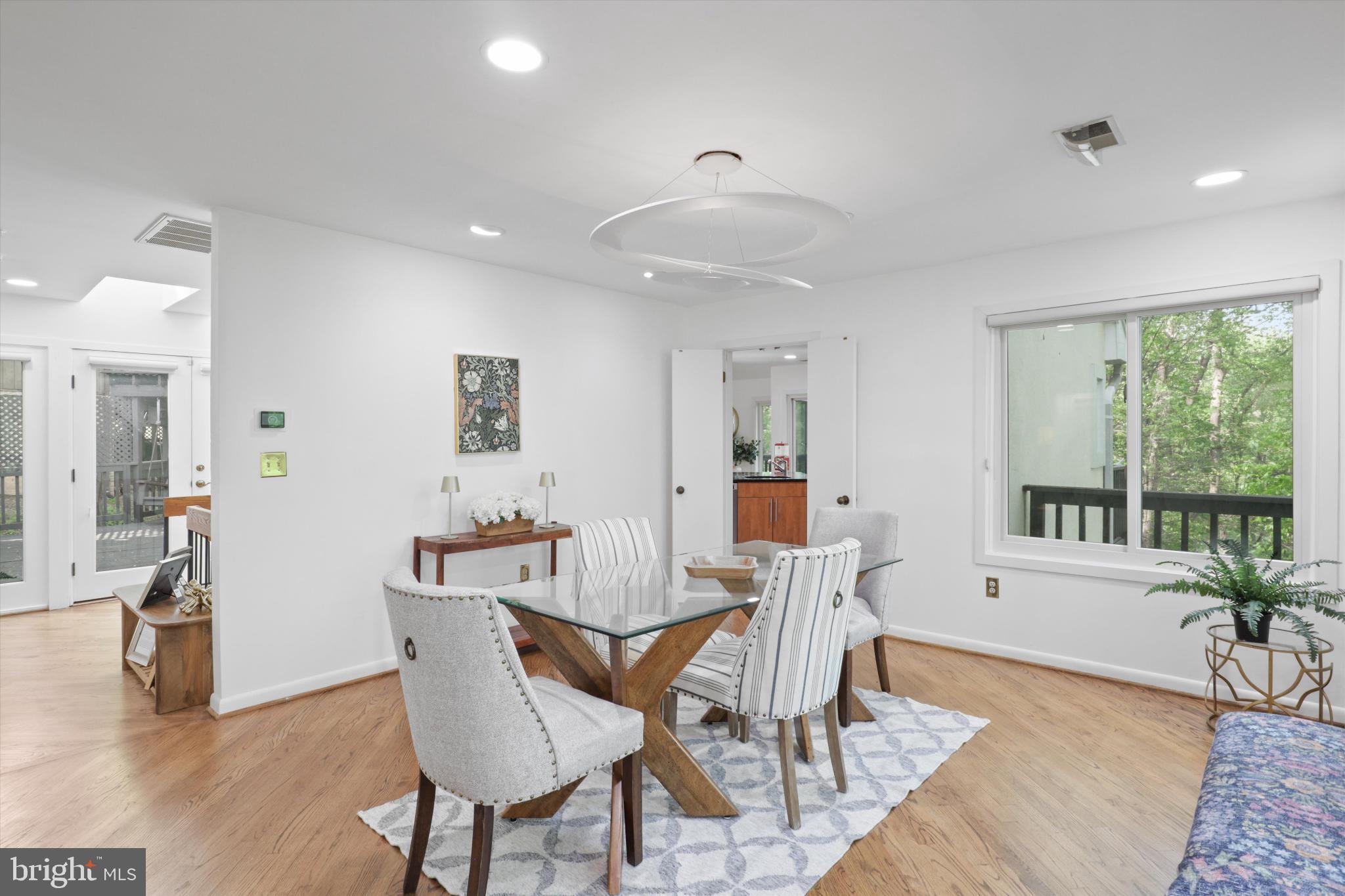 CONGRESSIONAL COUNTRY CLUB ESTATES - Residential