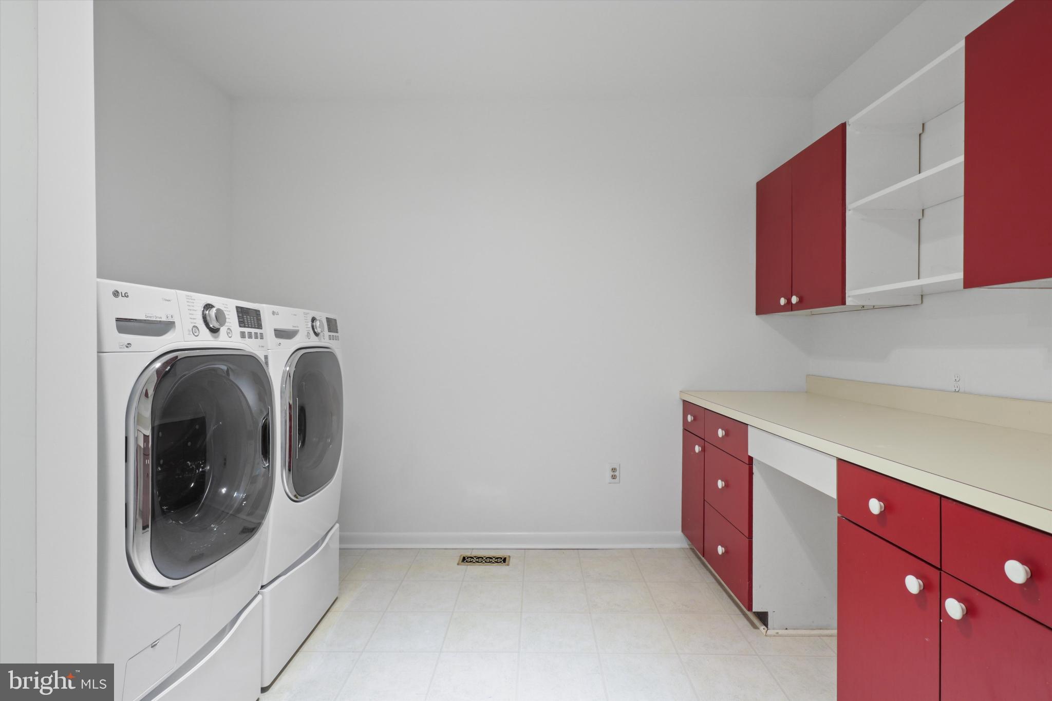 CONGRESSIONAL COUNTRY CLUB ESTATES - Residential