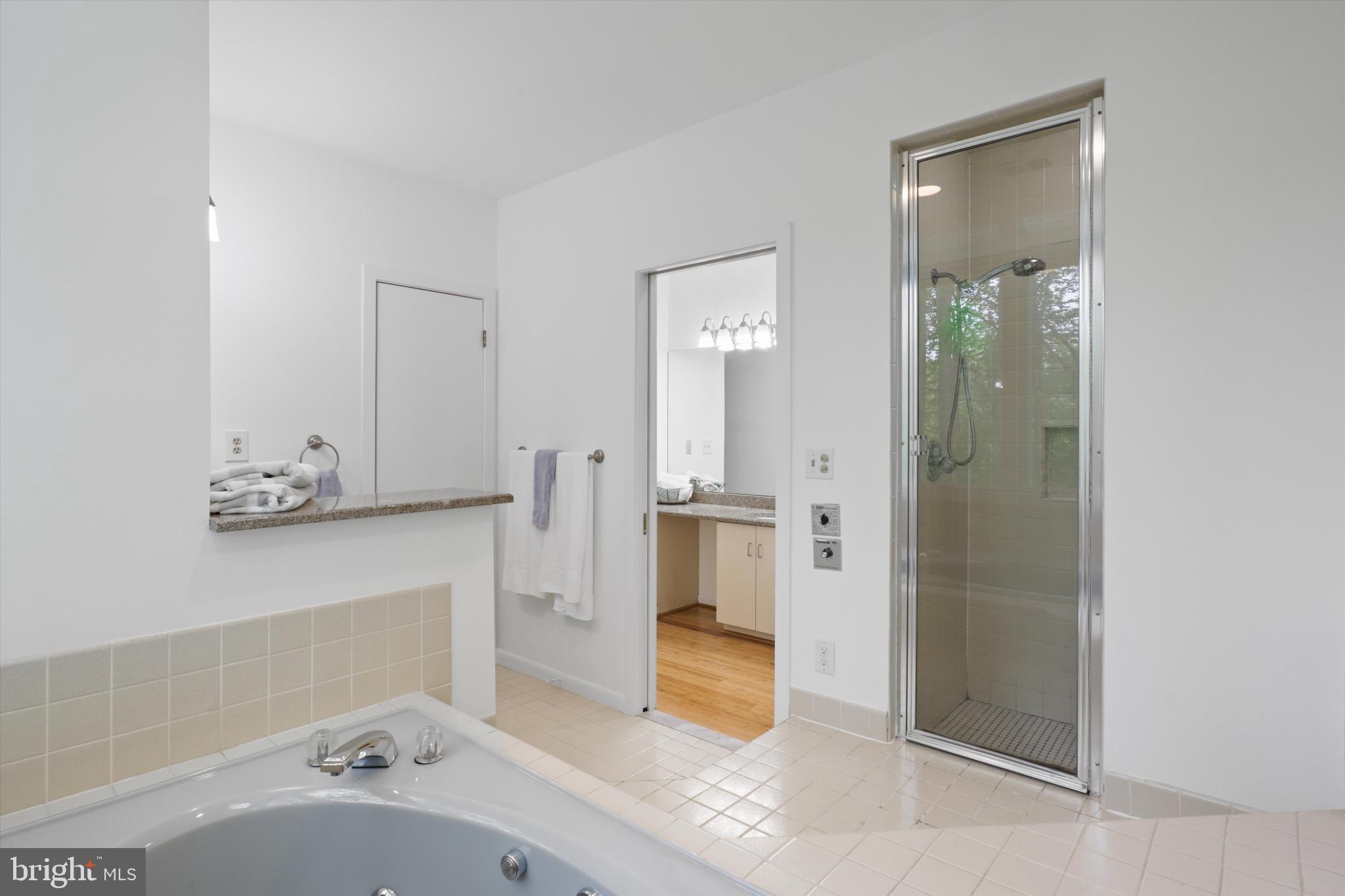 CONGRESSIONAL COUNTRY CLUB ESTATES - Residential