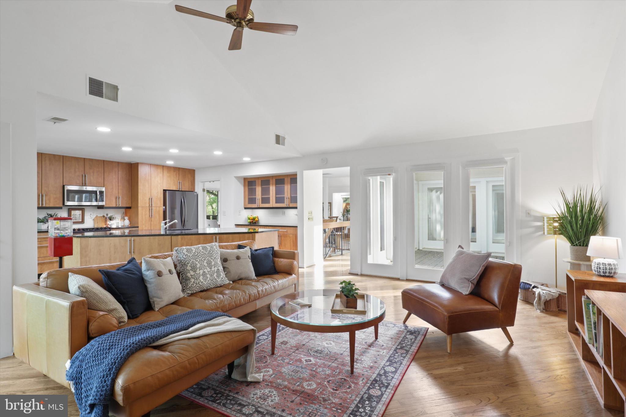 CONGRESSIONAL COUNTRY CLUB ESTATES - Residential