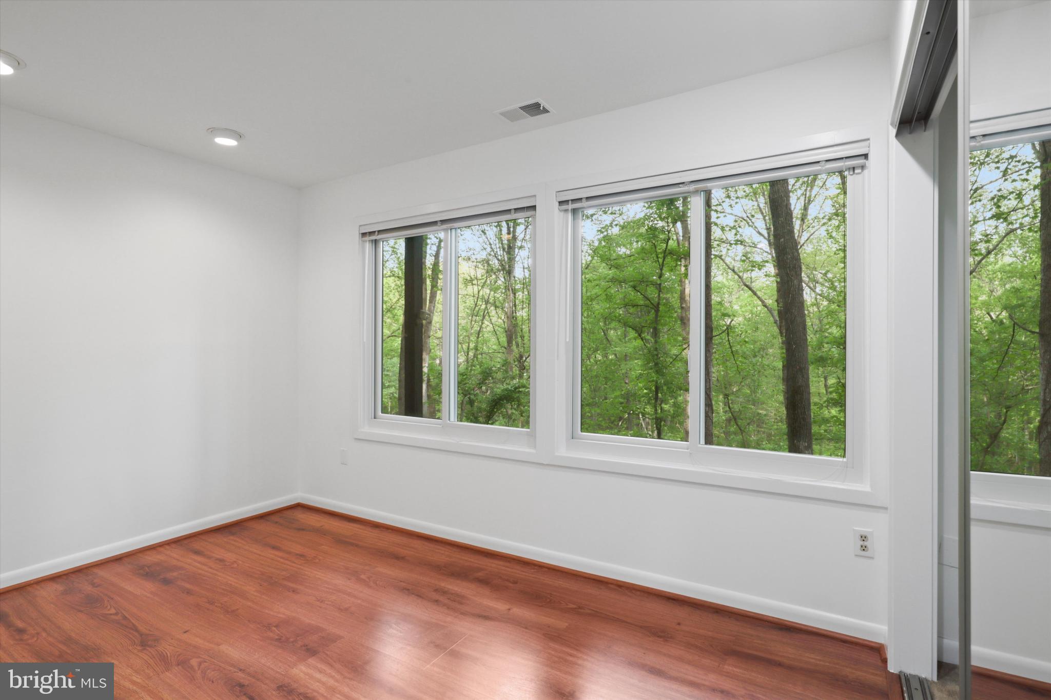 CONGRESSIONAL COUNTRY CLUB ESTATES - Residential