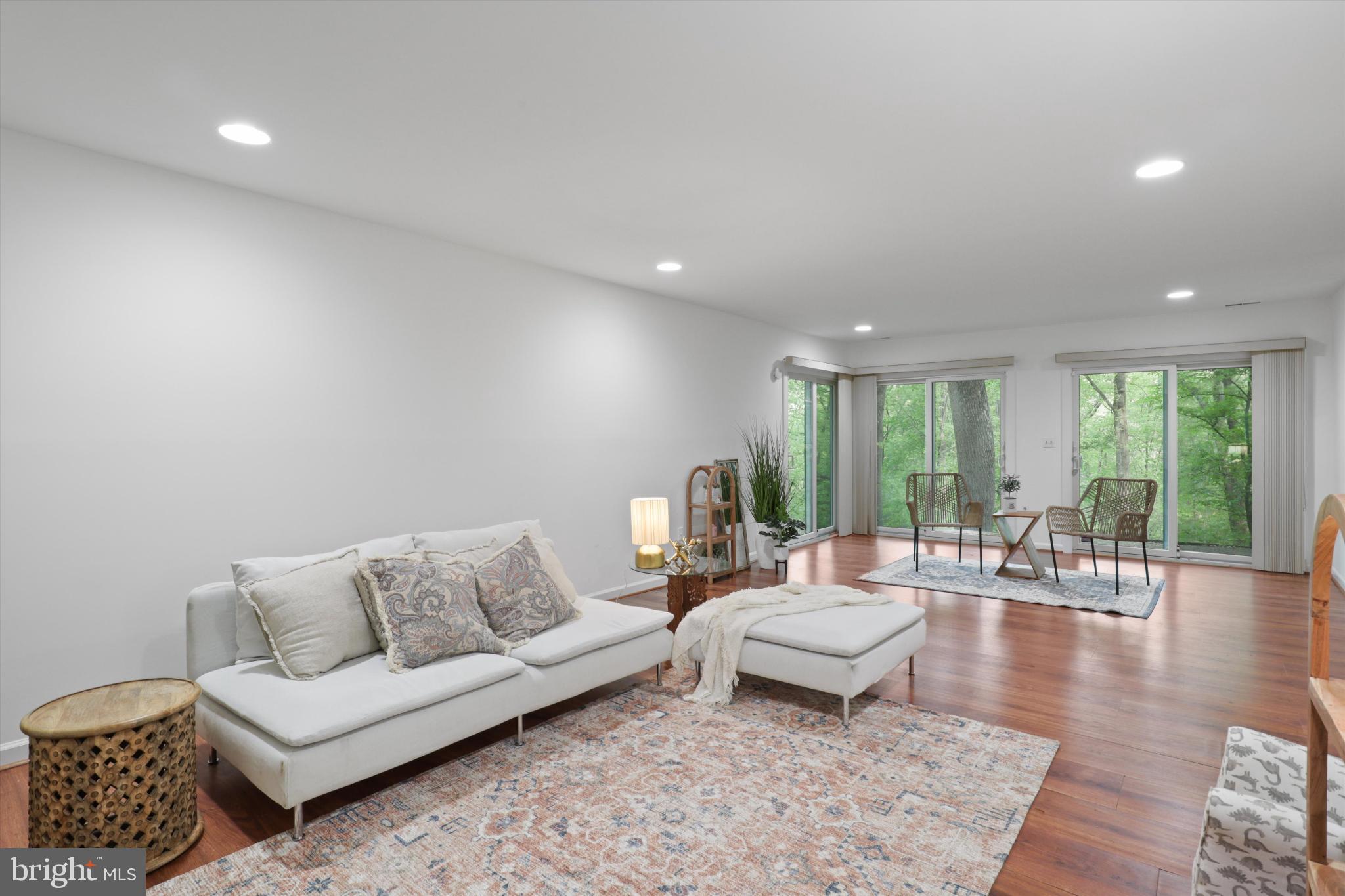 CONGRESSIONAL COUNTRY CLUB ESTATES - Residential