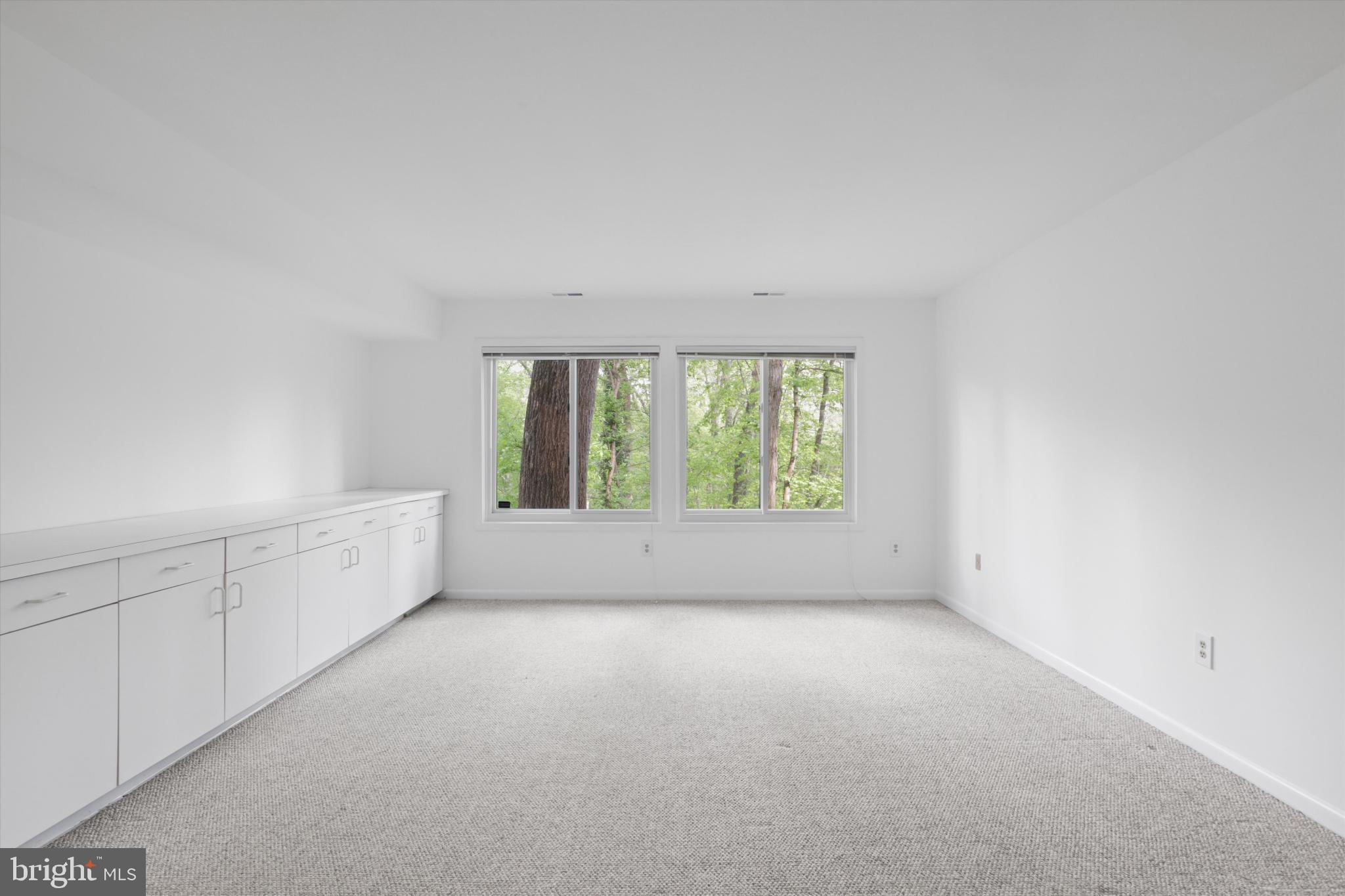 CONGRESSIONAL COUNTRY CLUB ESTATES - Residential