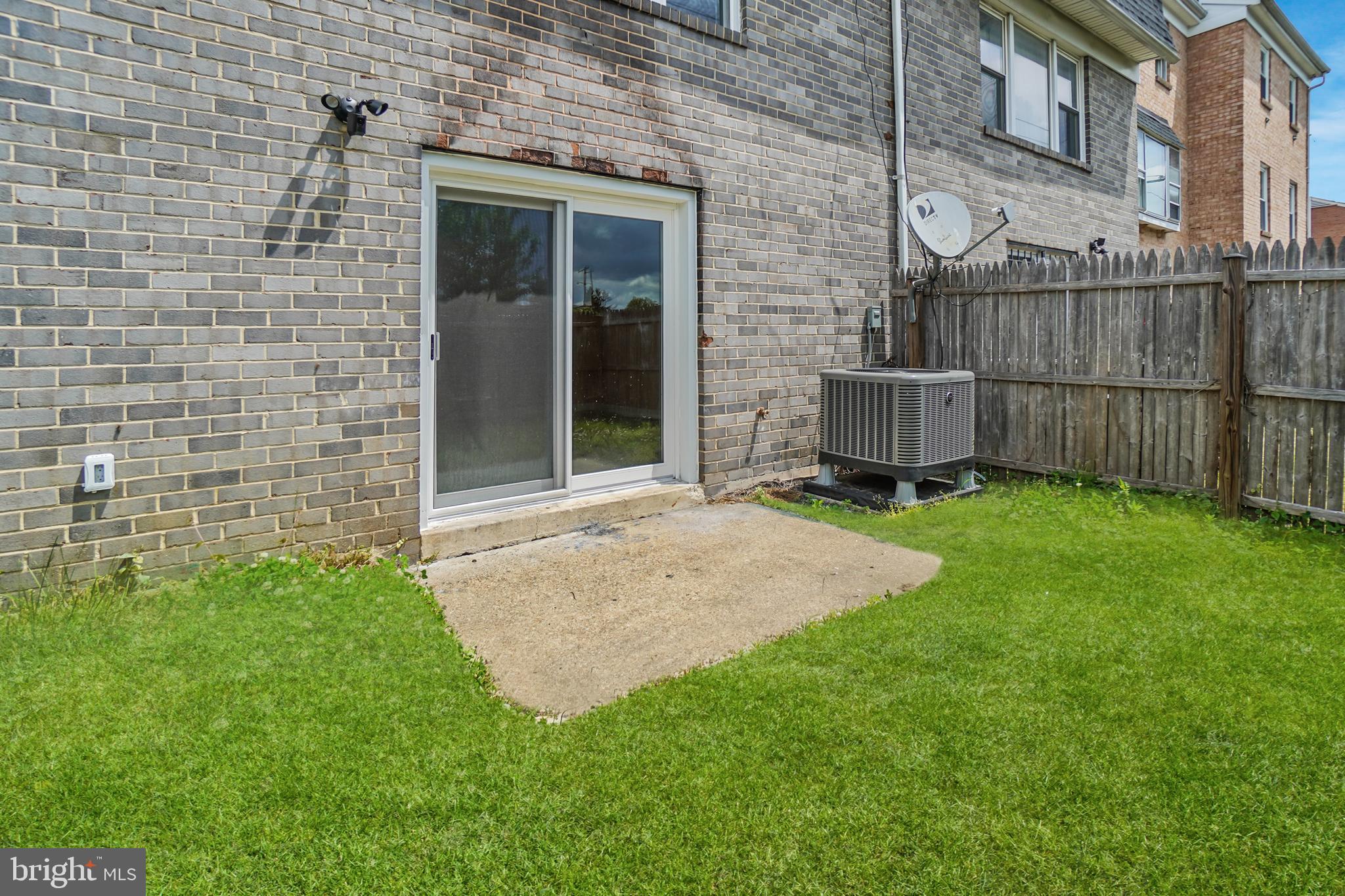 FOREST SPRING CONDO-PHAS - Residential