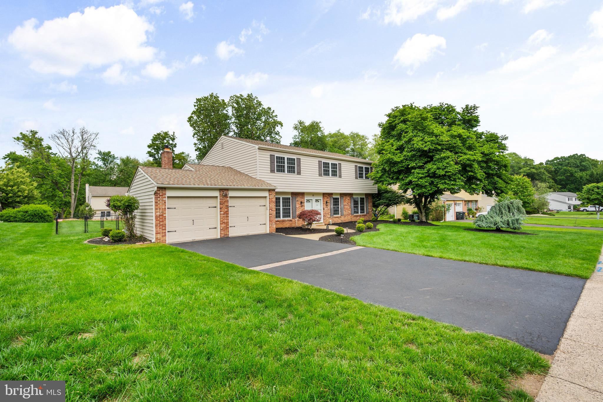 81 KINGSCLERE DRIVE