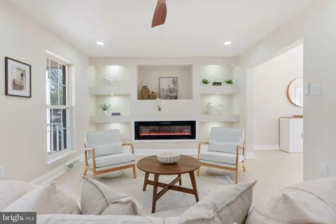 MLS: MDCR2034182