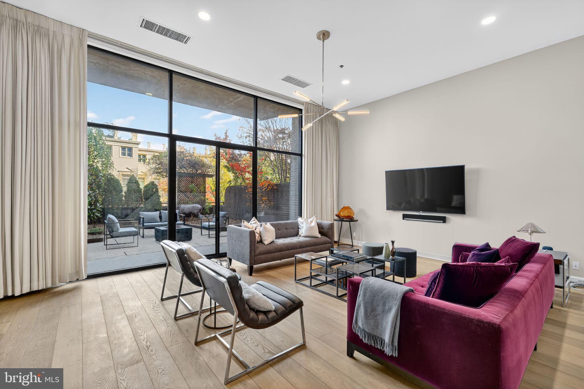 1401 N OAK STREET G-5