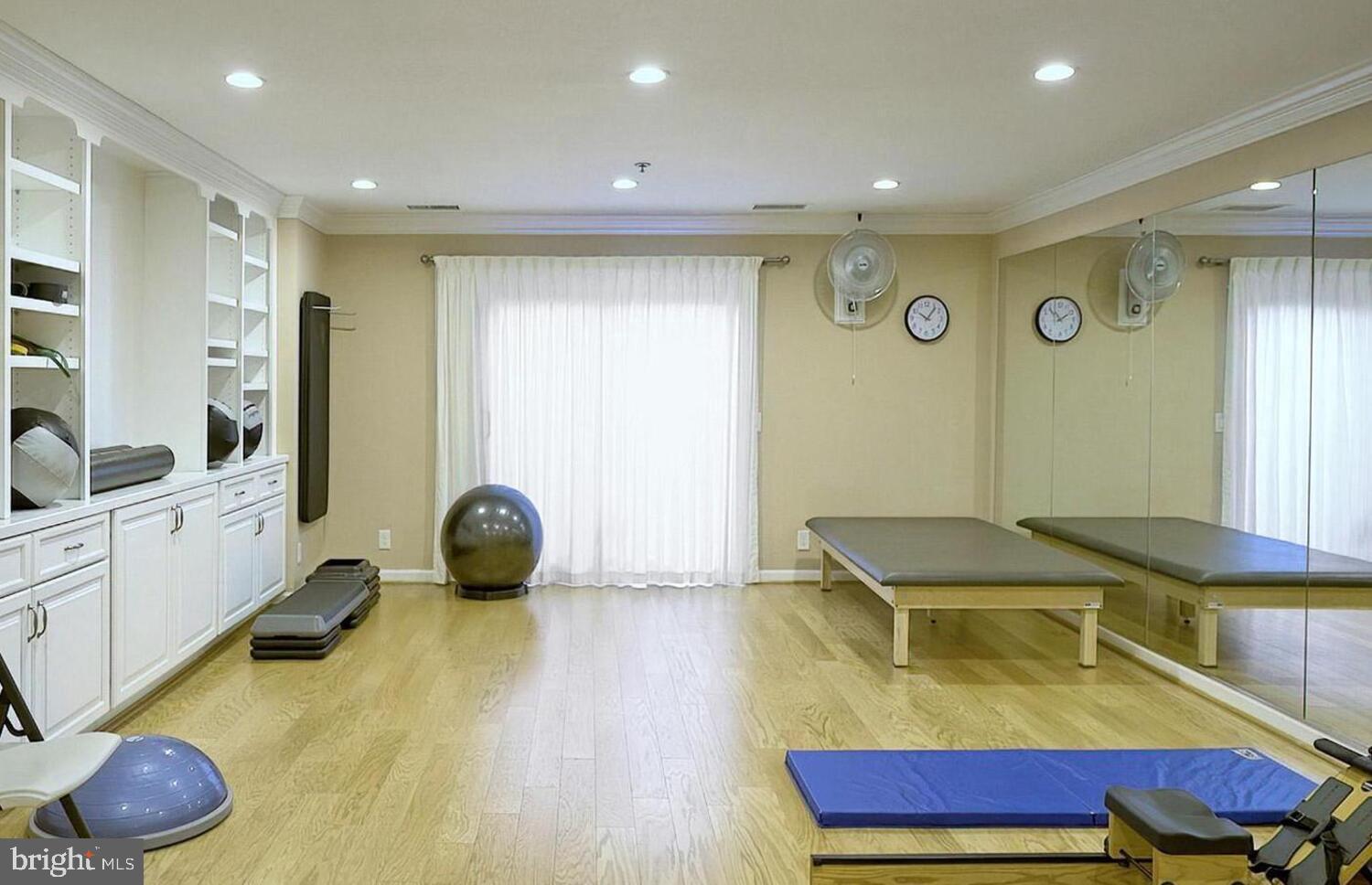 ARLINGTON - Residential