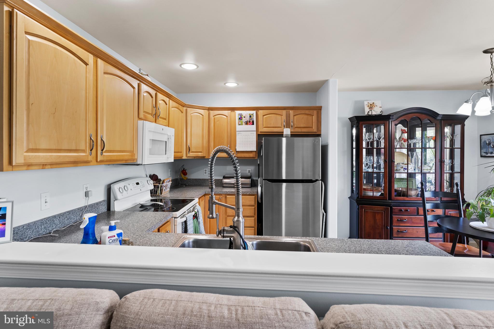 CROSS CREEK - Residential Lease