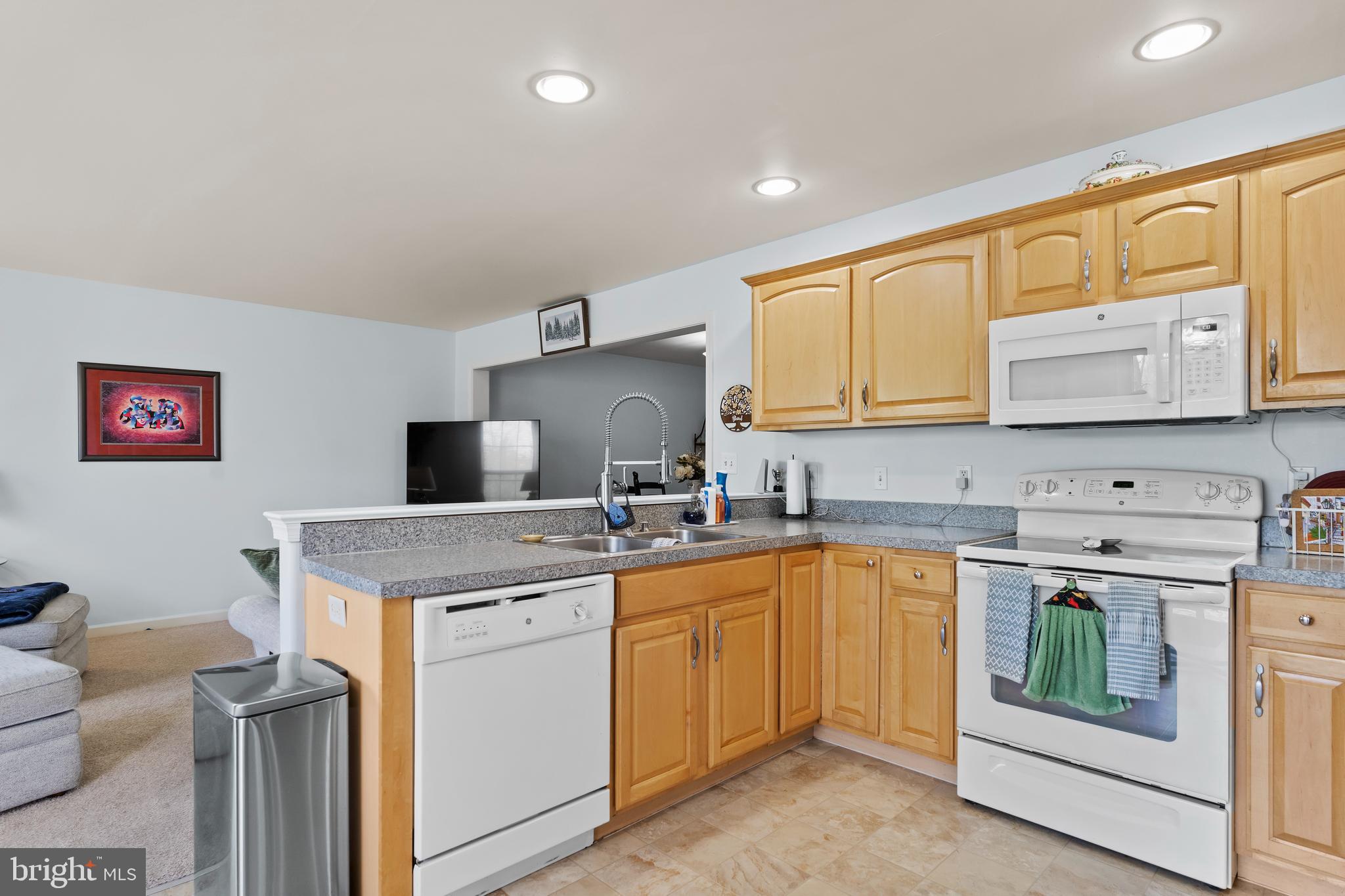 CROSS CREEK - Residential Lease