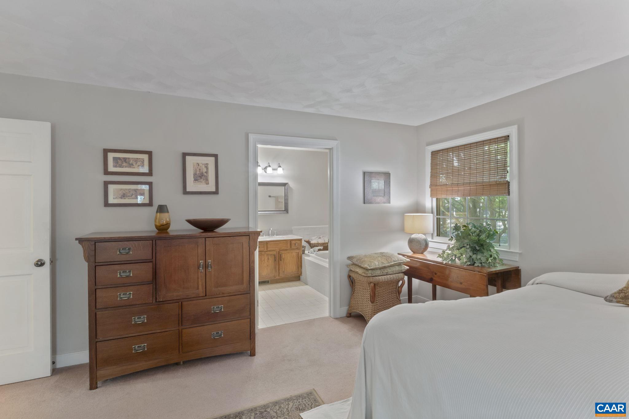 LAKE MONTICELLO - Residential