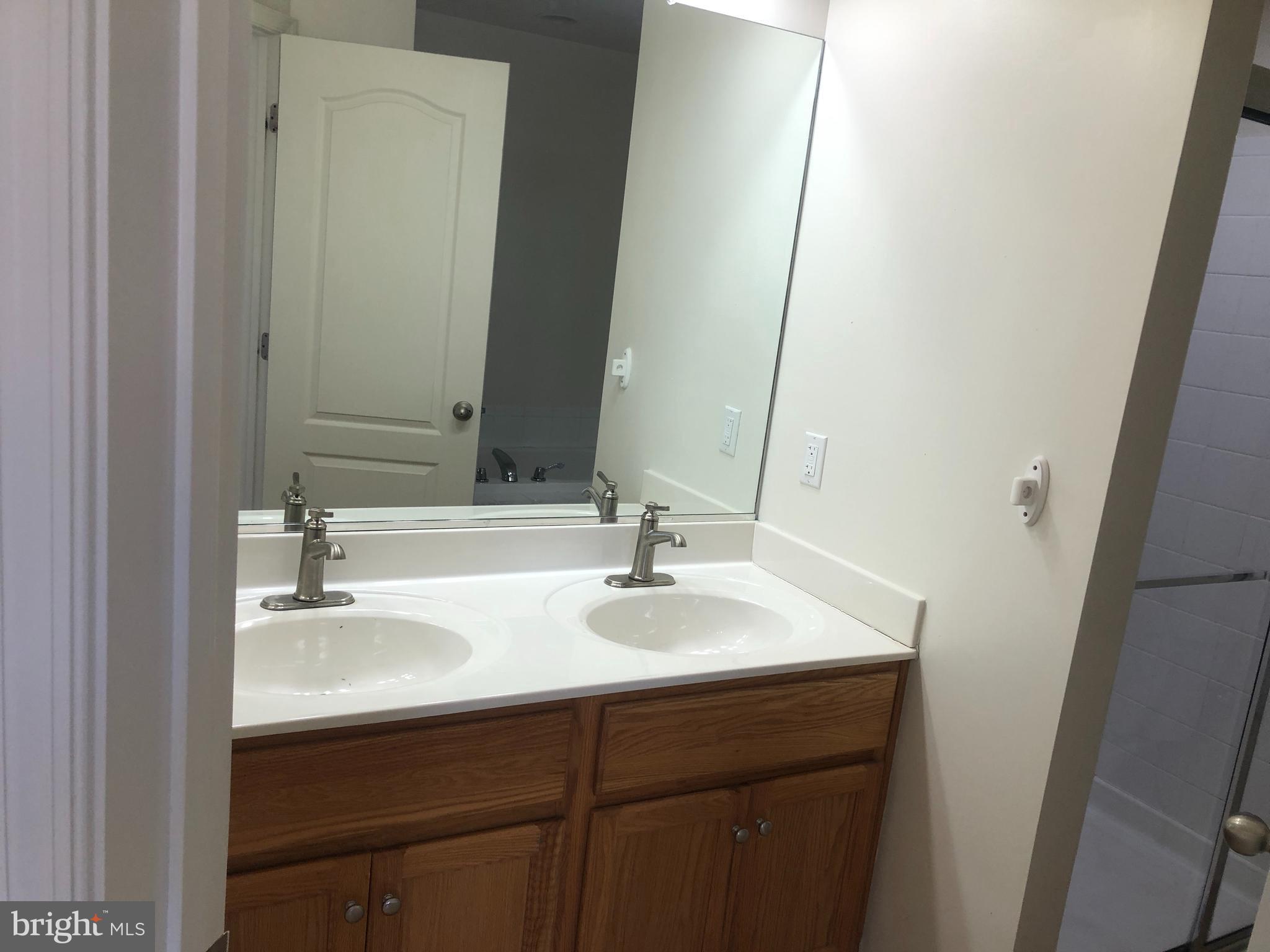 STONEBROOK VILLAGE - Residential Lease