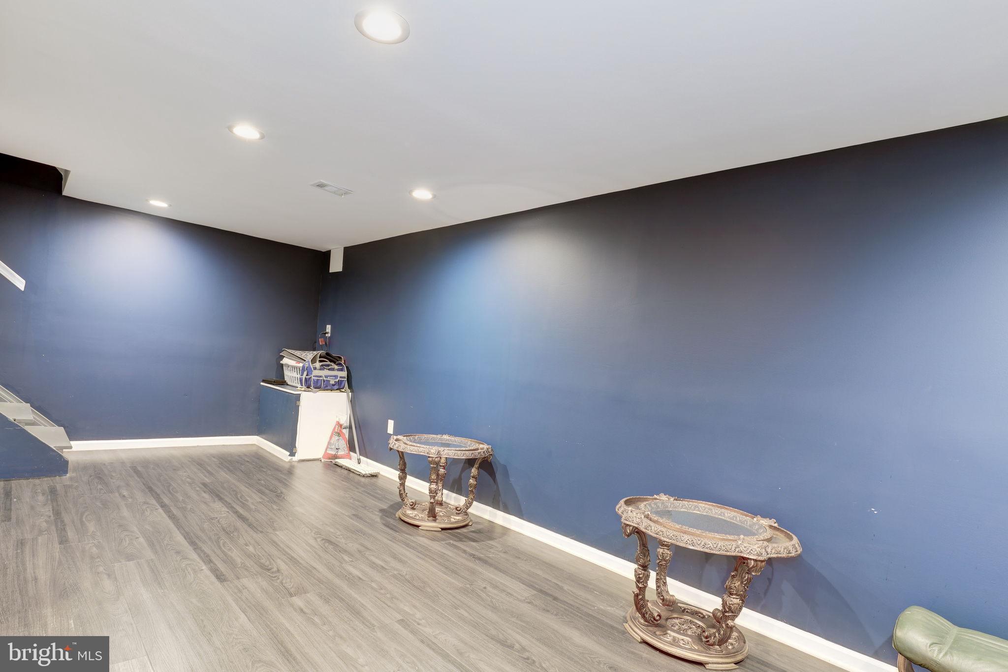 VILLAGE OF WILDE LAKE - Residential