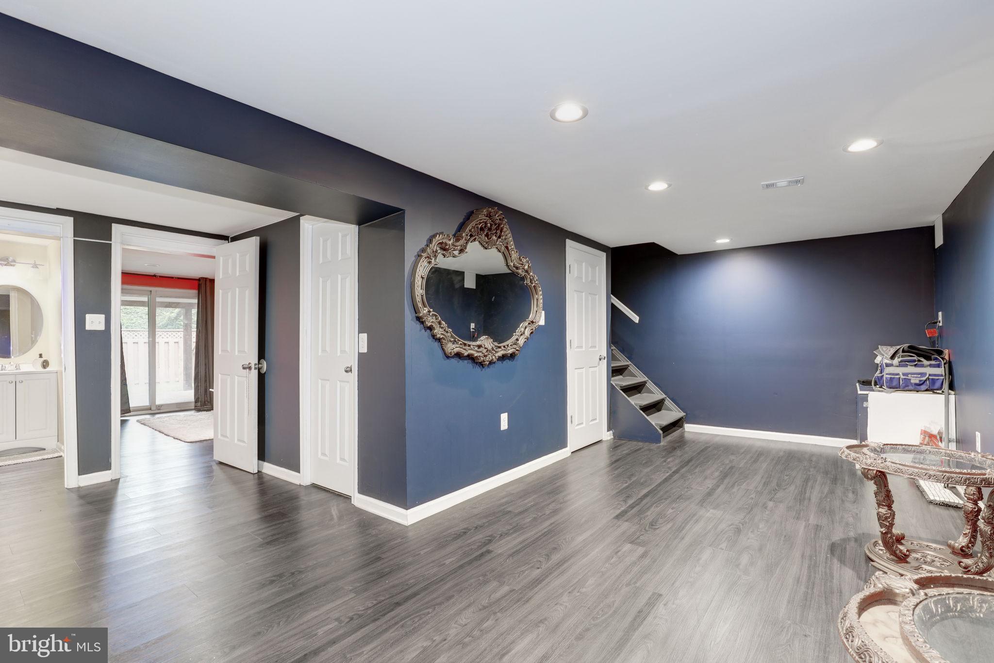 VILLAGE OF WILDE LAKE - Residential