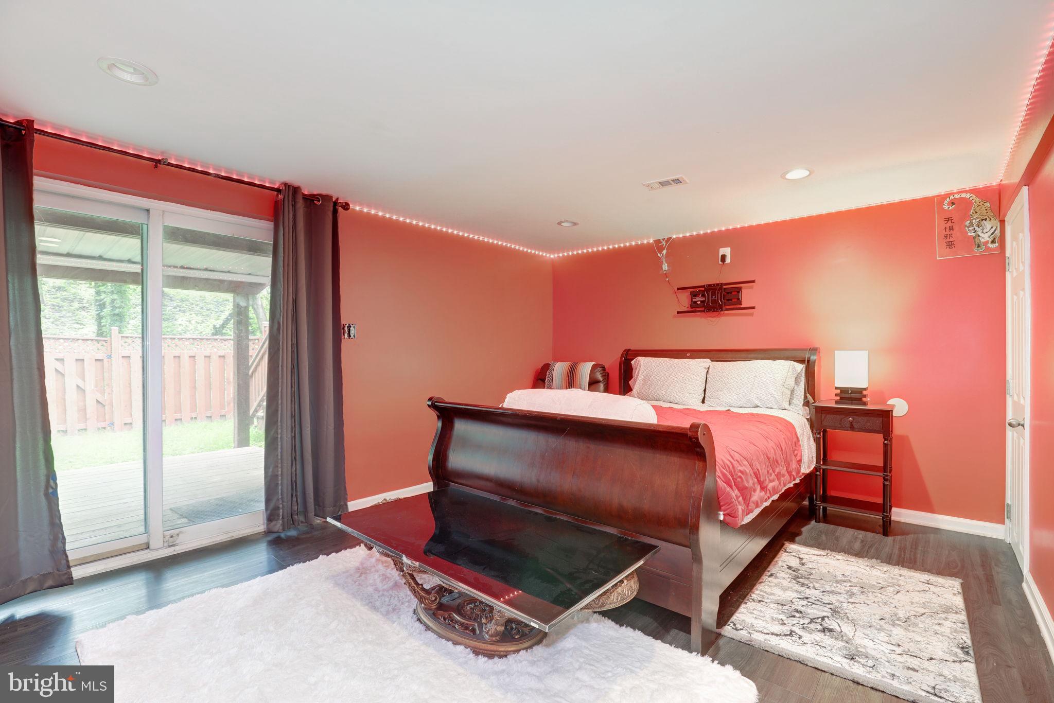 VILLAGE OF WILDE LAKE - Residential